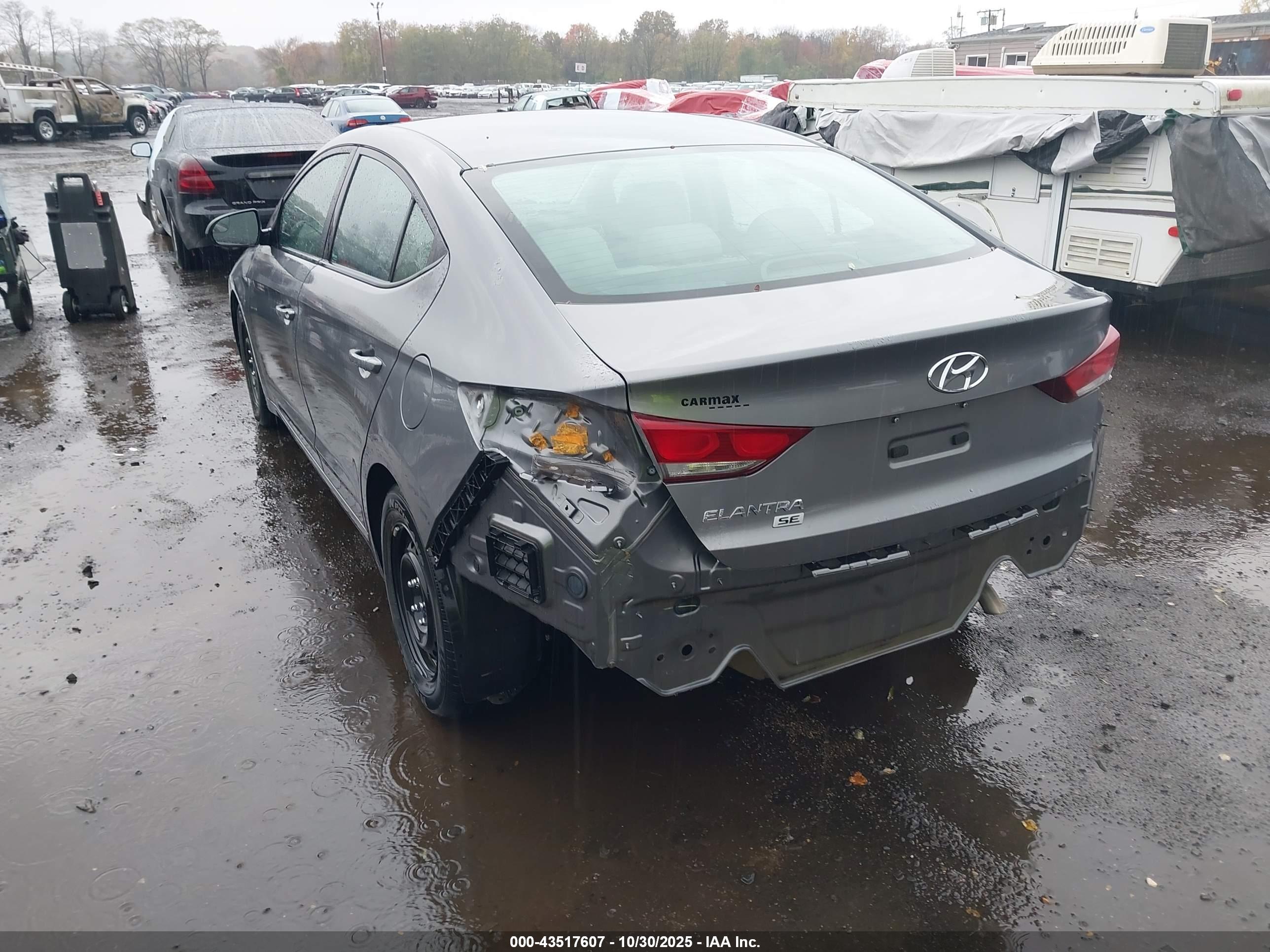 HYUNDAI ELANTRA image 6
