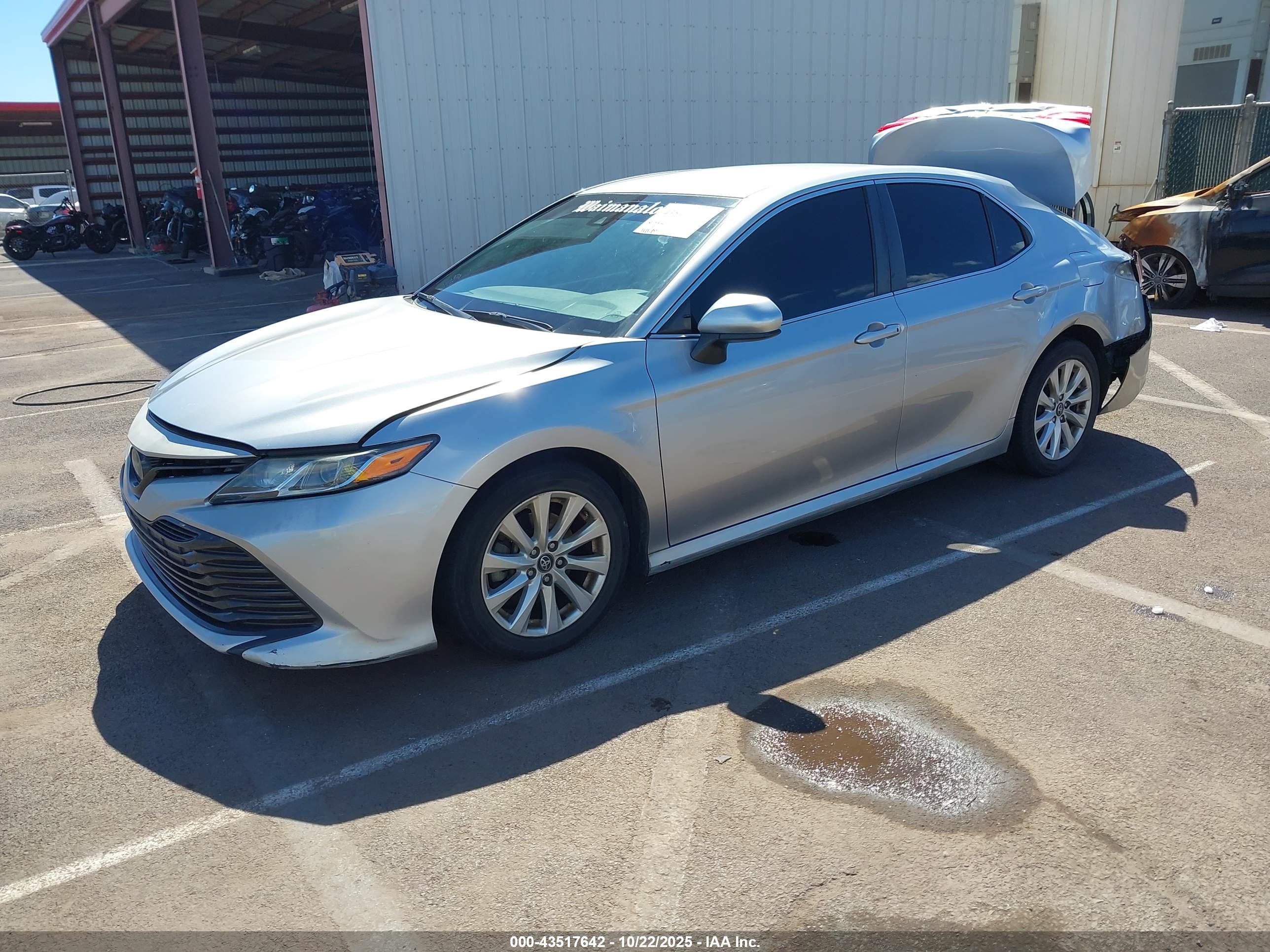 TOYOTA CAMRY image 2