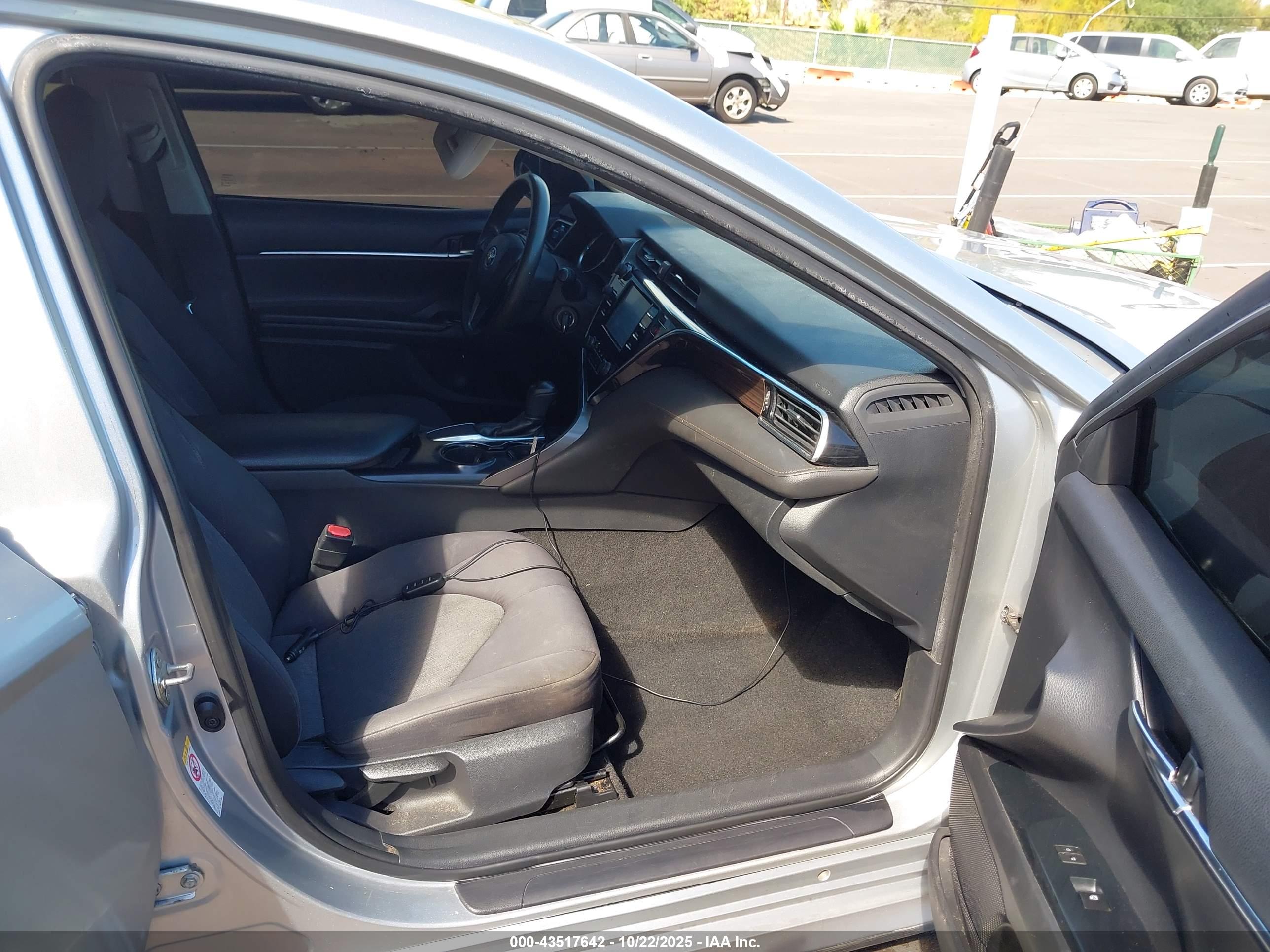TOYOTA CAMRY image 5