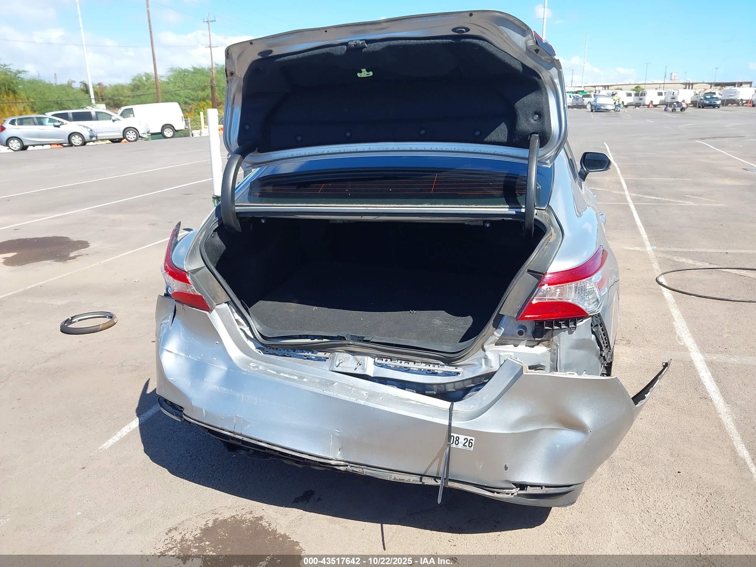 TOYOTA CAMRY image 6