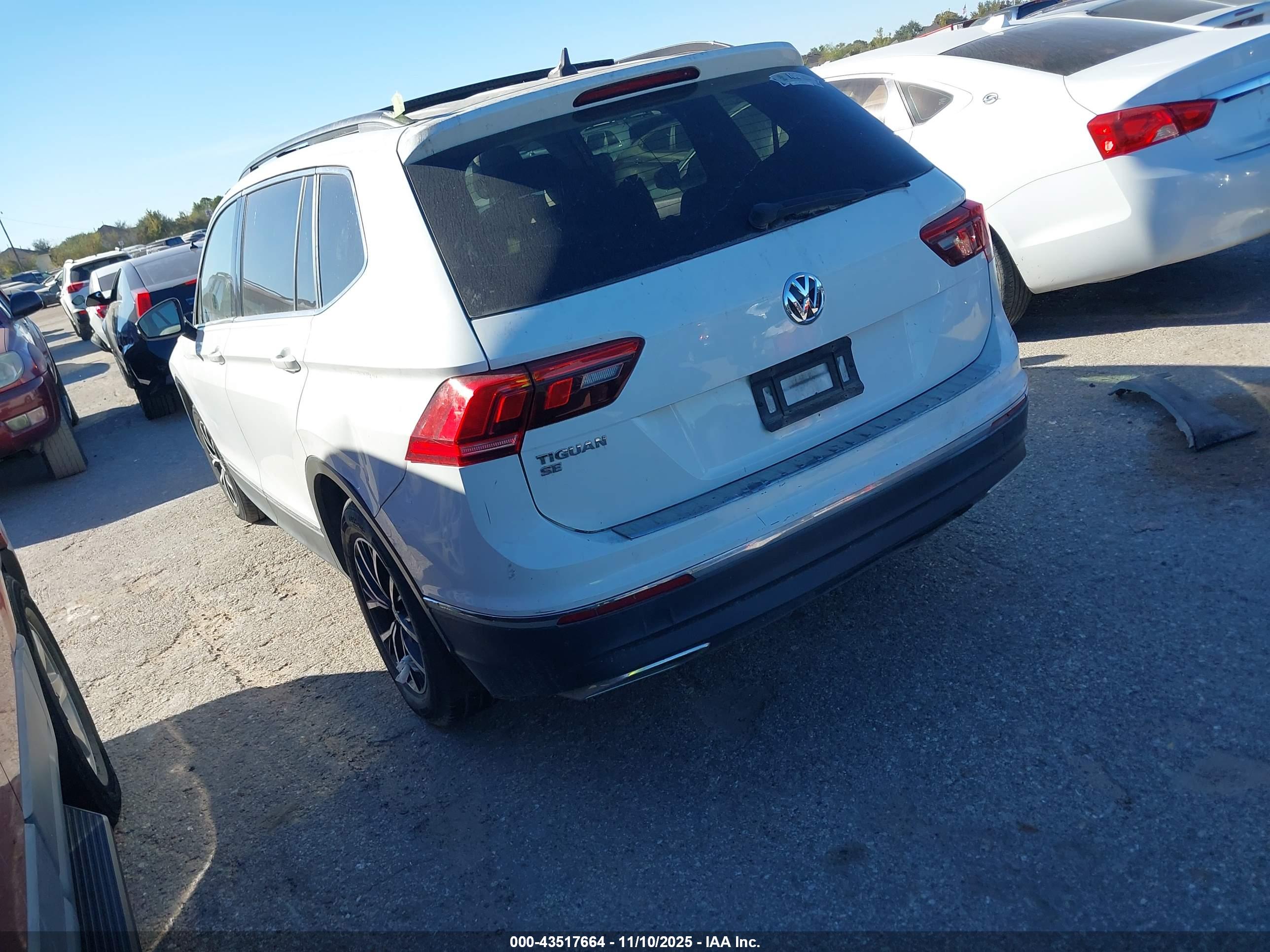 VOLKSWAGEN TIGUAN image 3