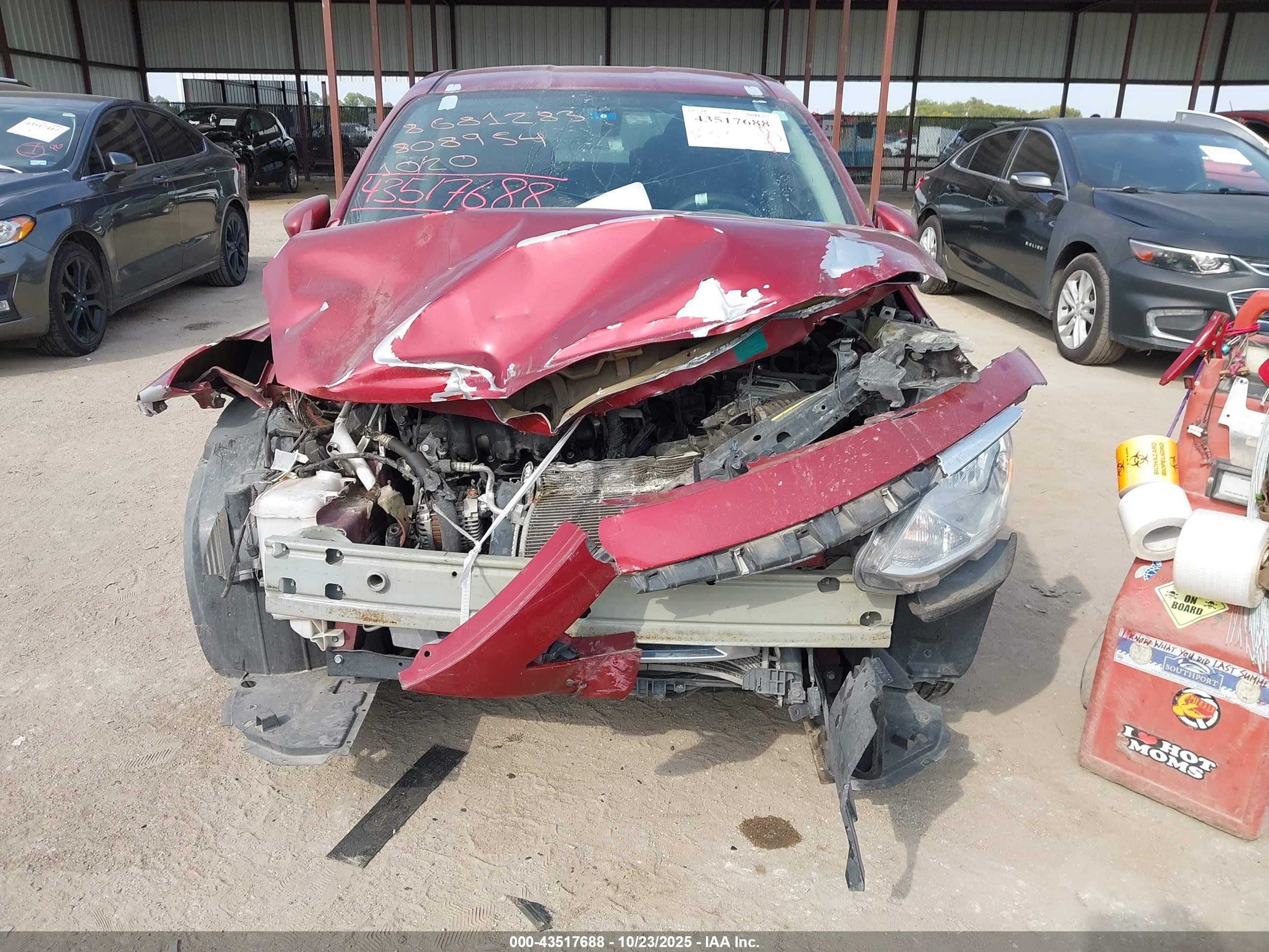 NISSAN VERSA image 6