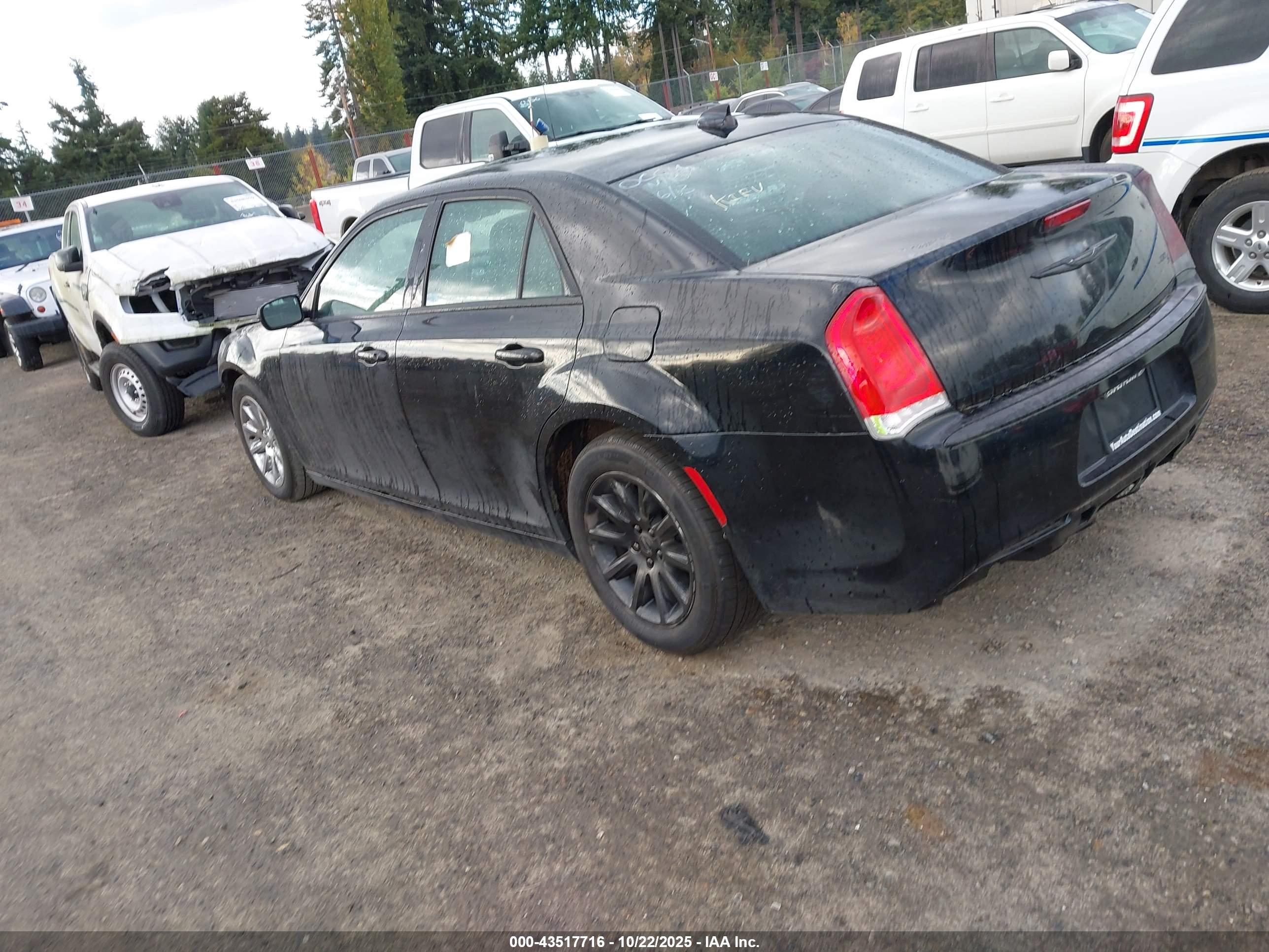 CHRYSLER 300 image 3