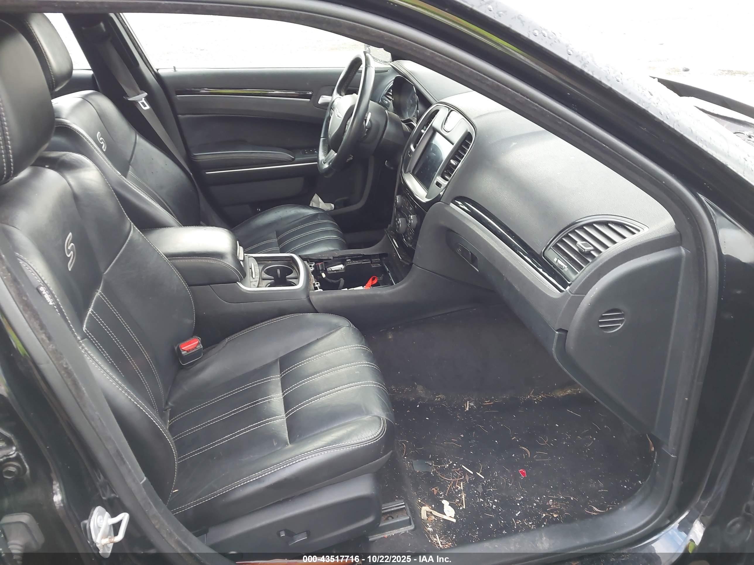 CHRYSLER 300 image 5