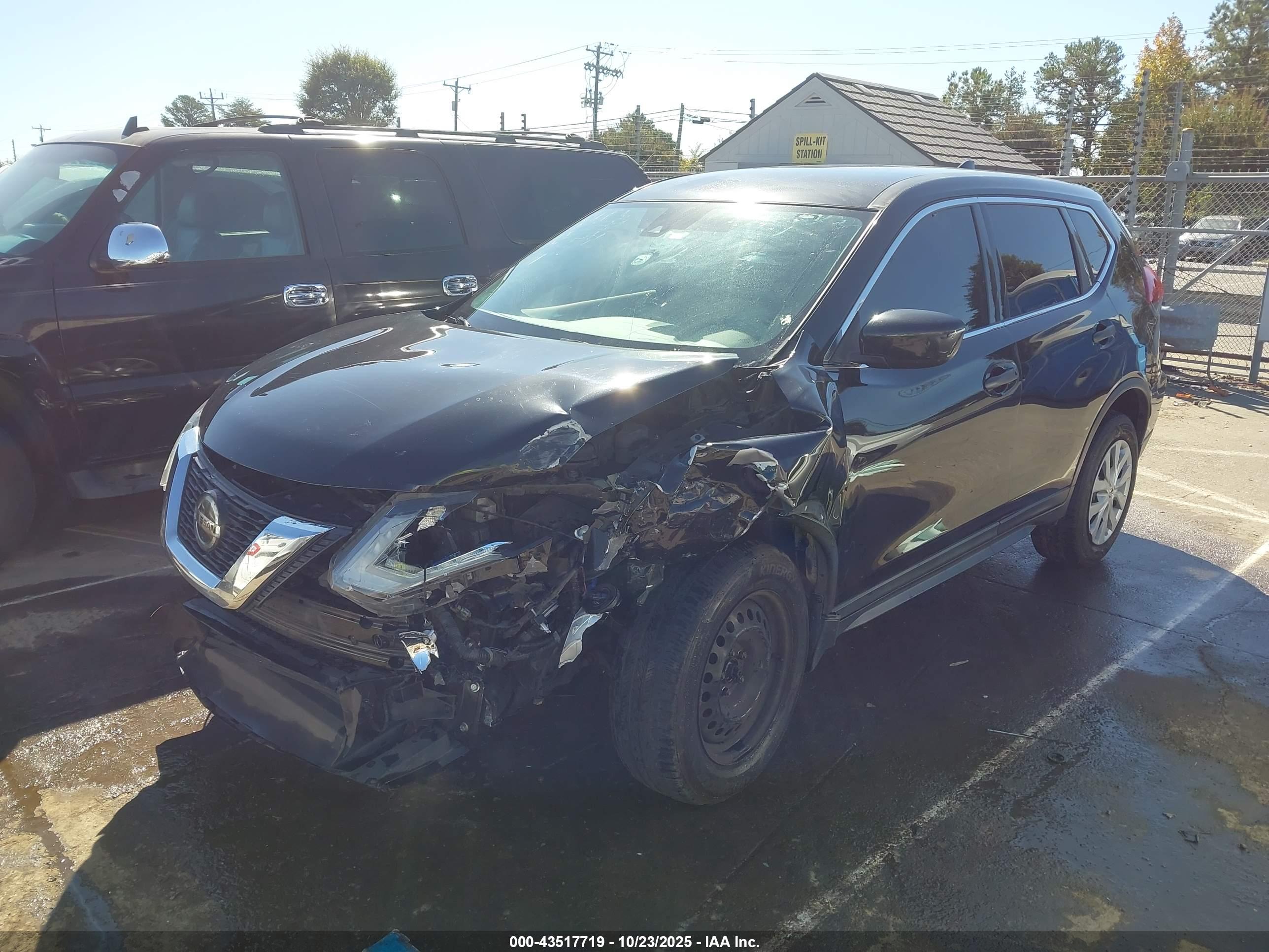 NISSAN ROGUE image 2