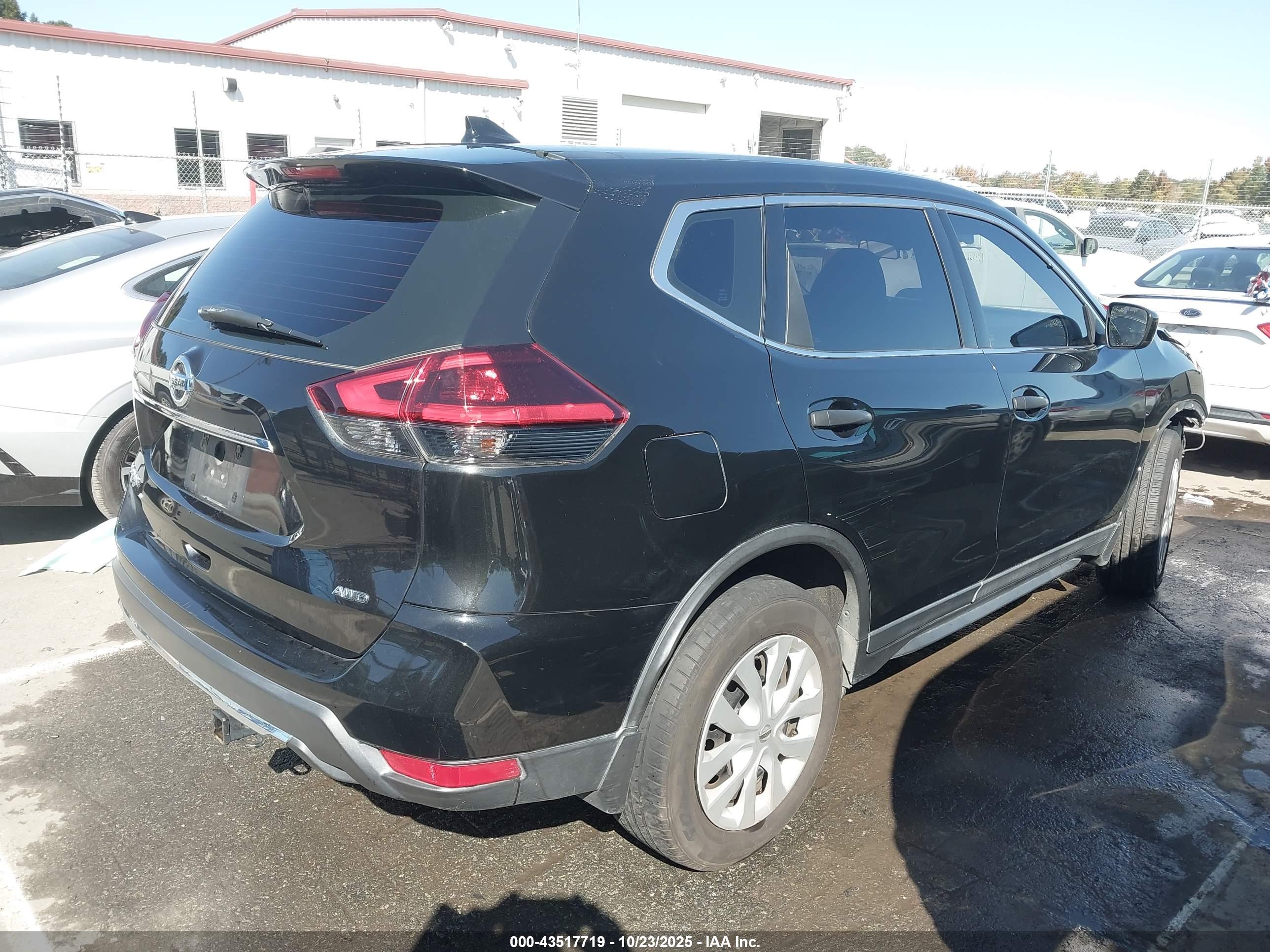 NISSAN ROGUE image 4