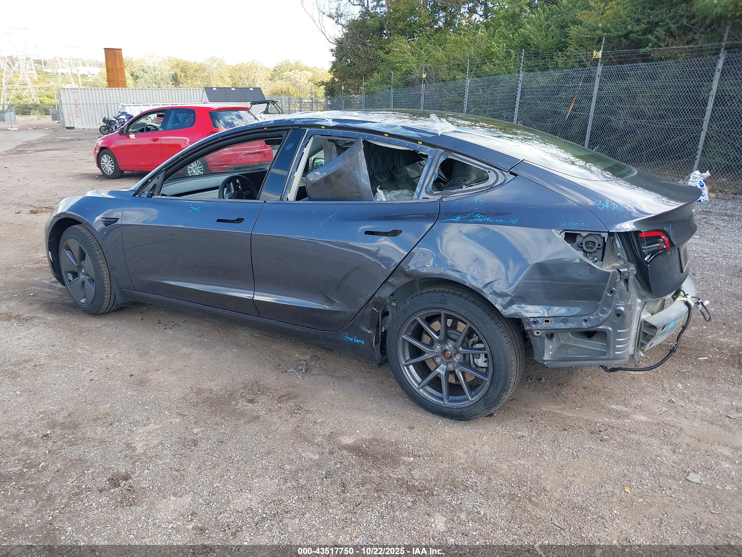 TESLA MODEL image 3