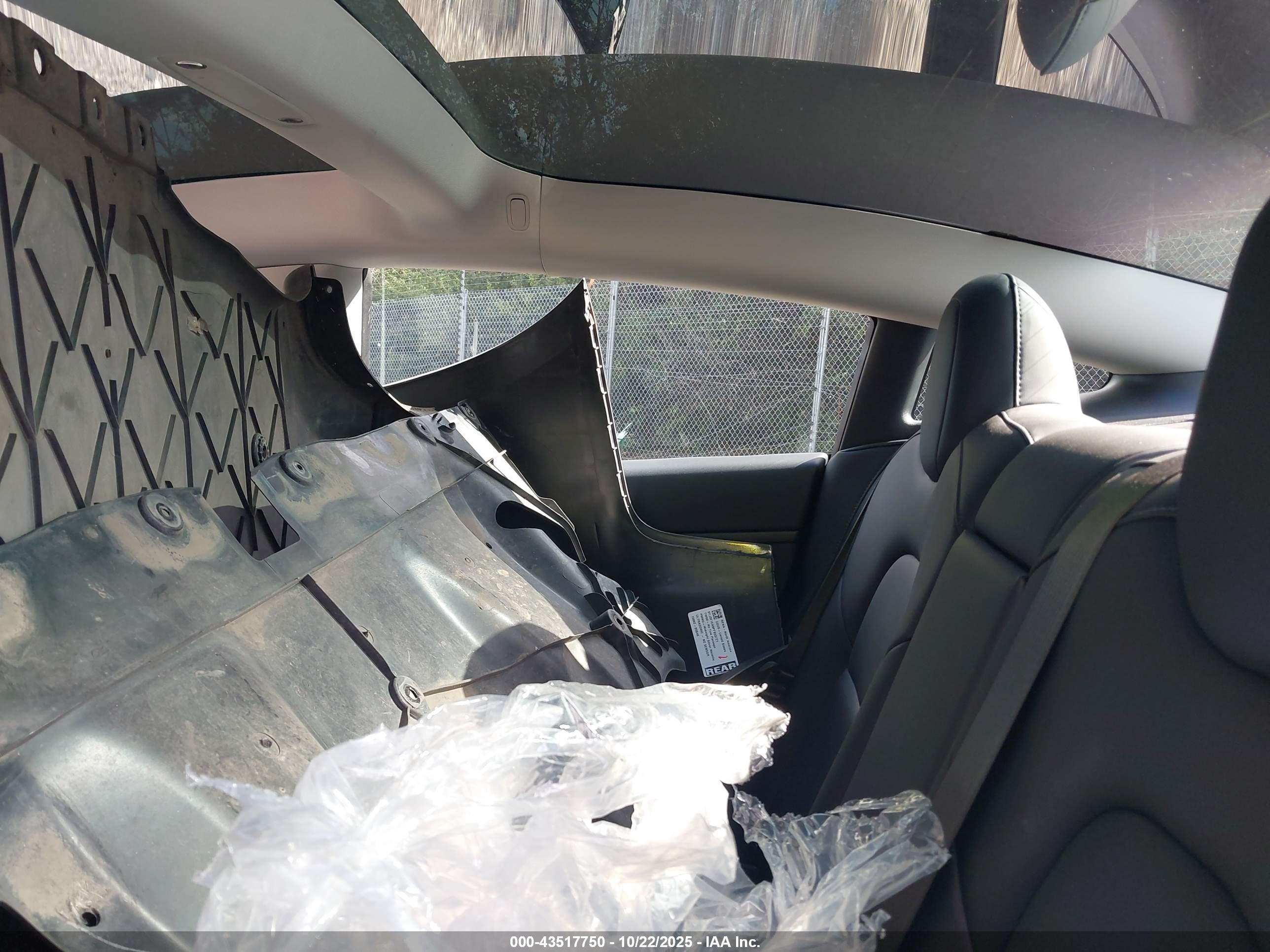 TESLA MODEL image 8
