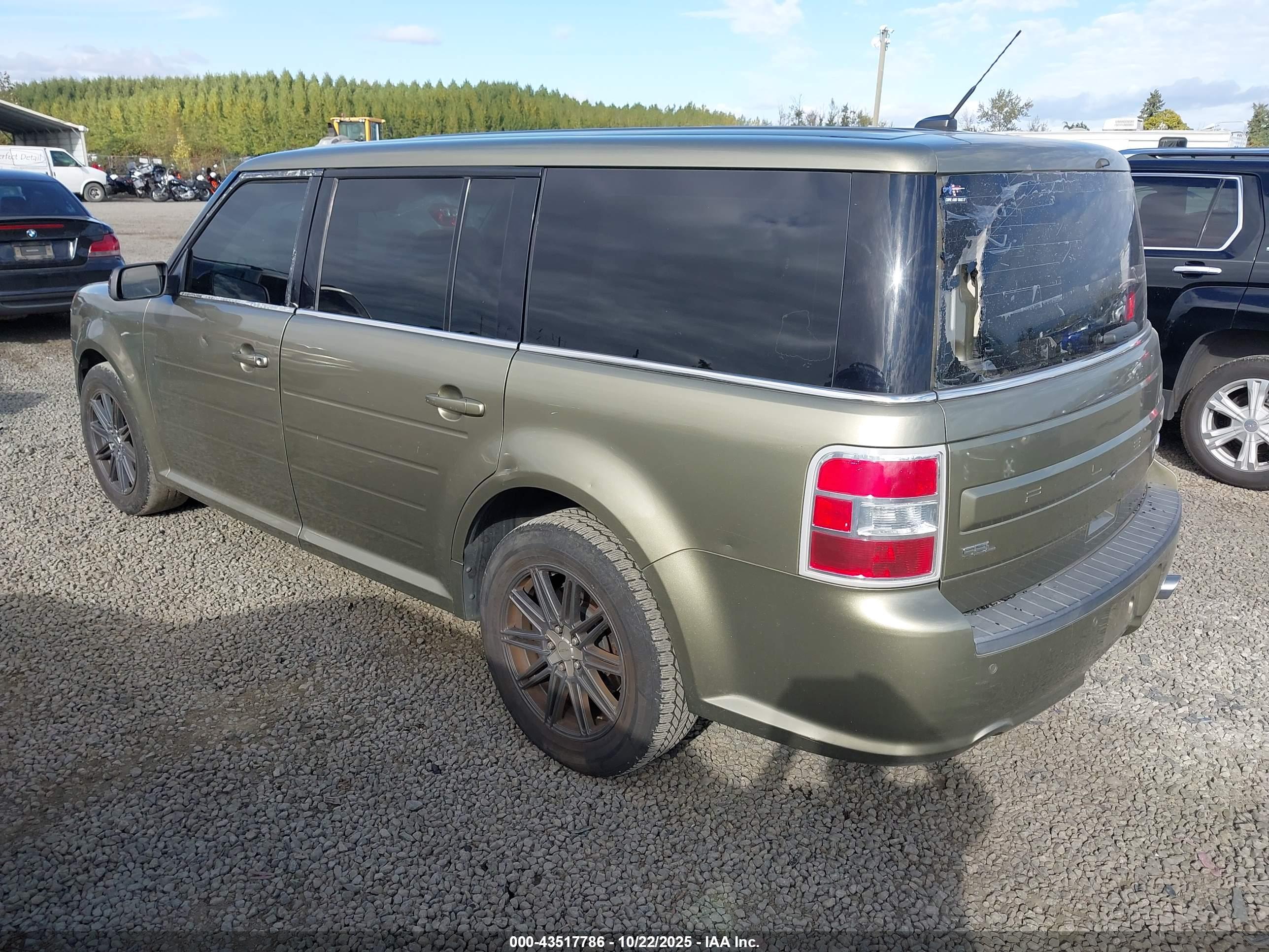 FORD FLEX image 3