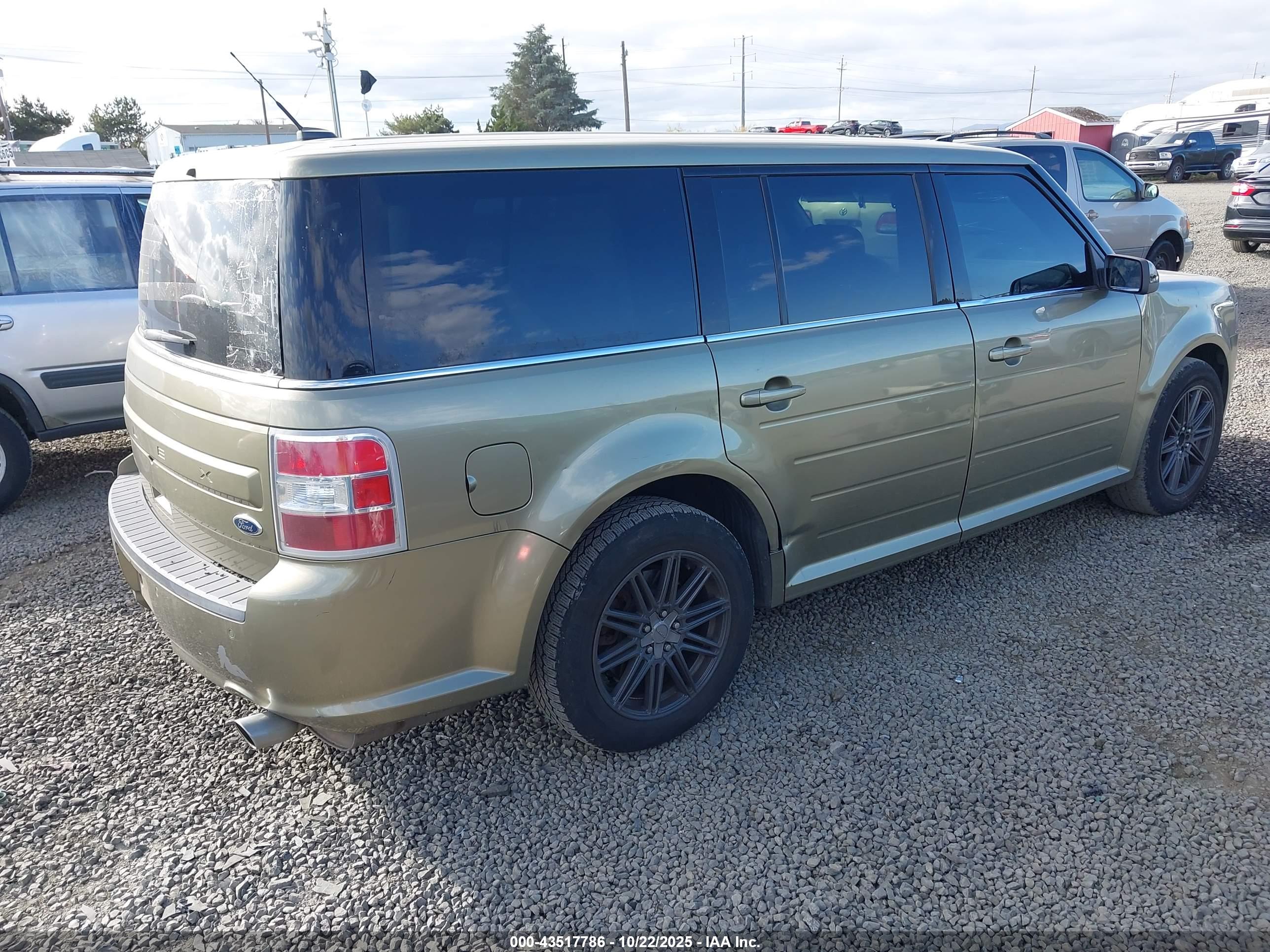 FORD FLEX image 4
