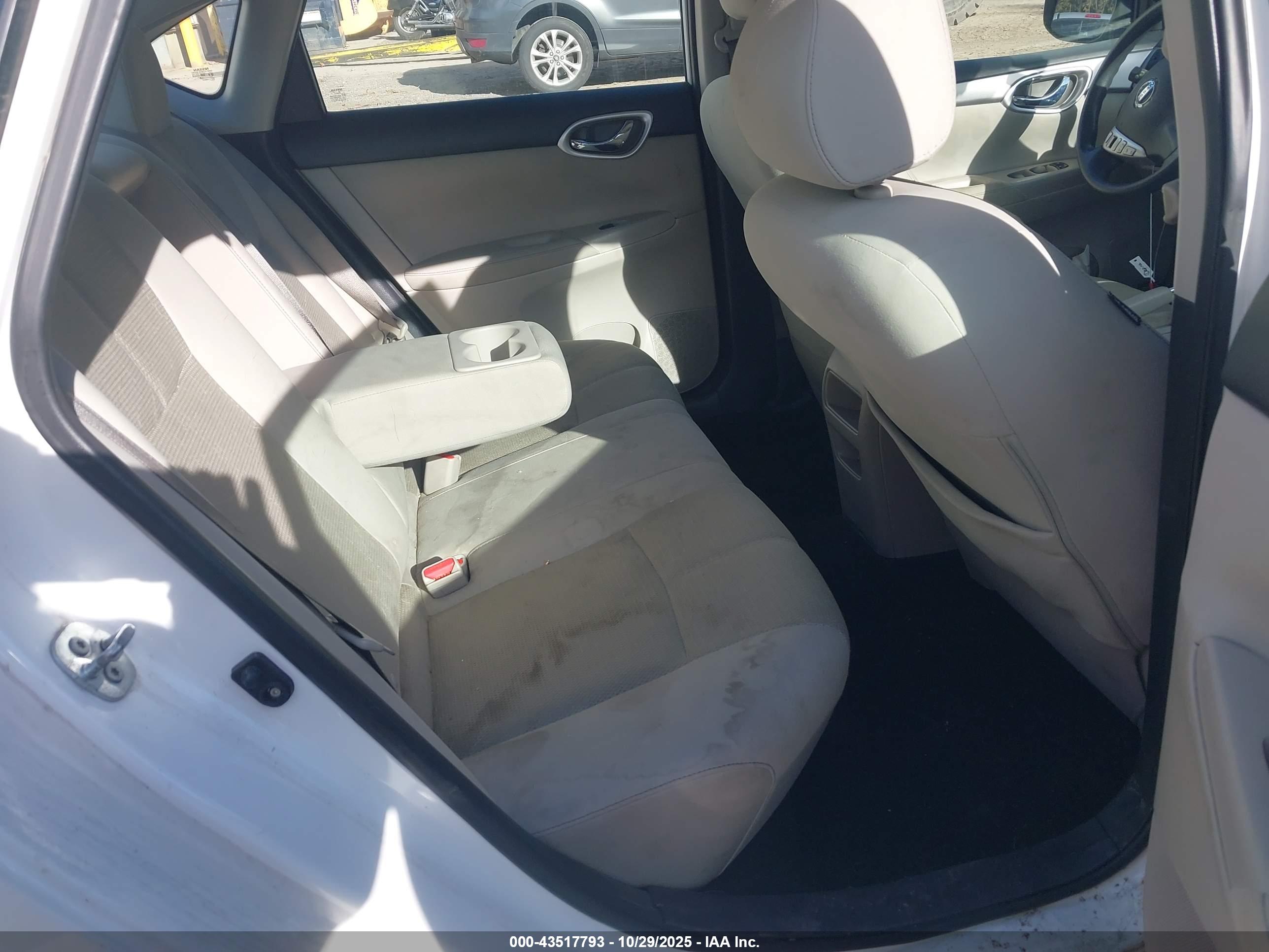 NISSAN SENTRA image 8
