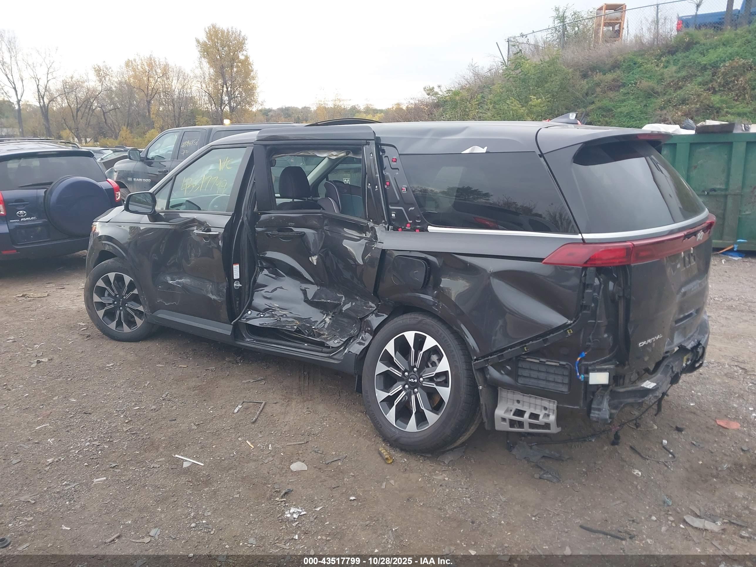 KIA CARNIVAL image 3