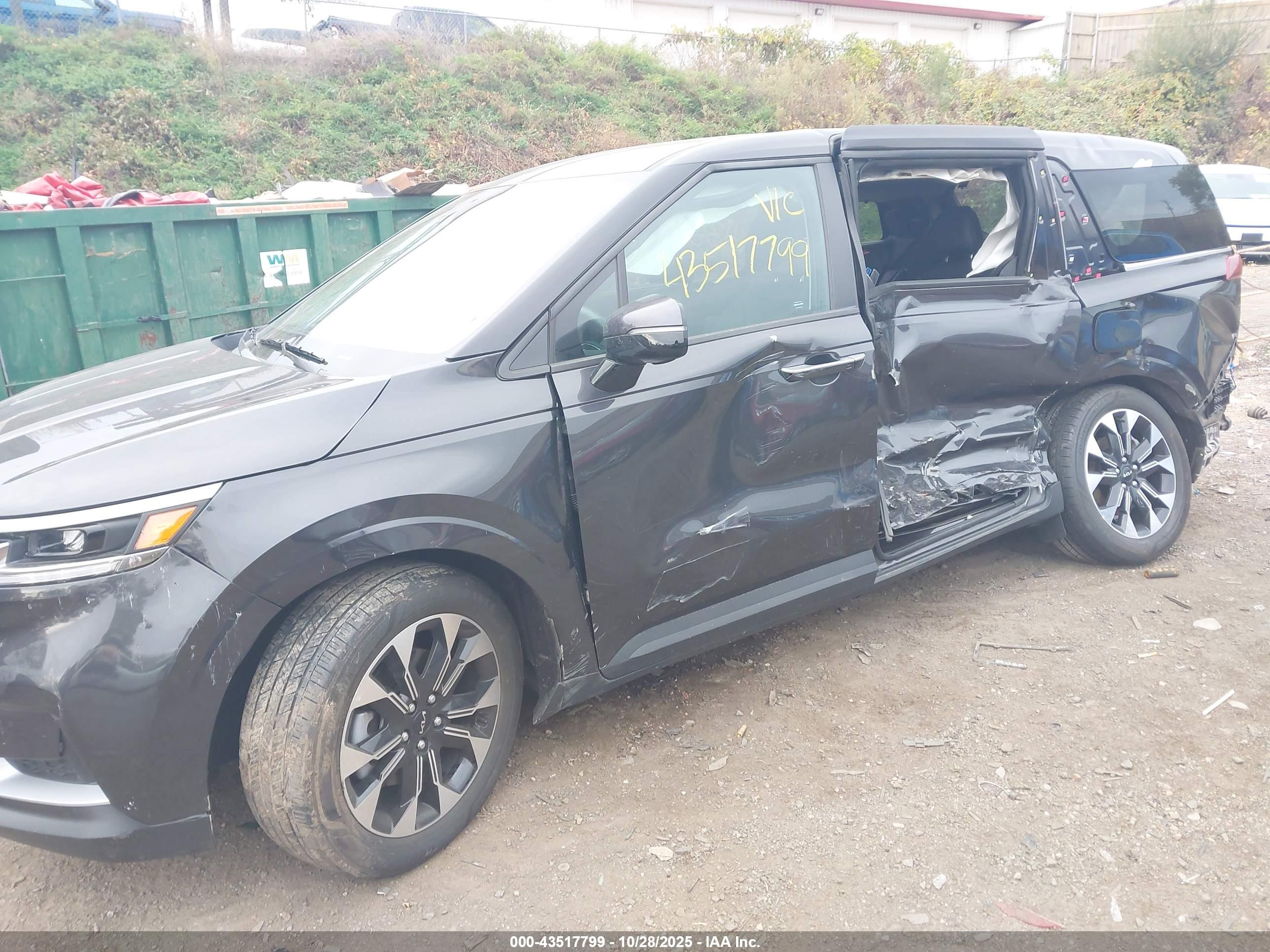 KIA CARNIVAL image 6