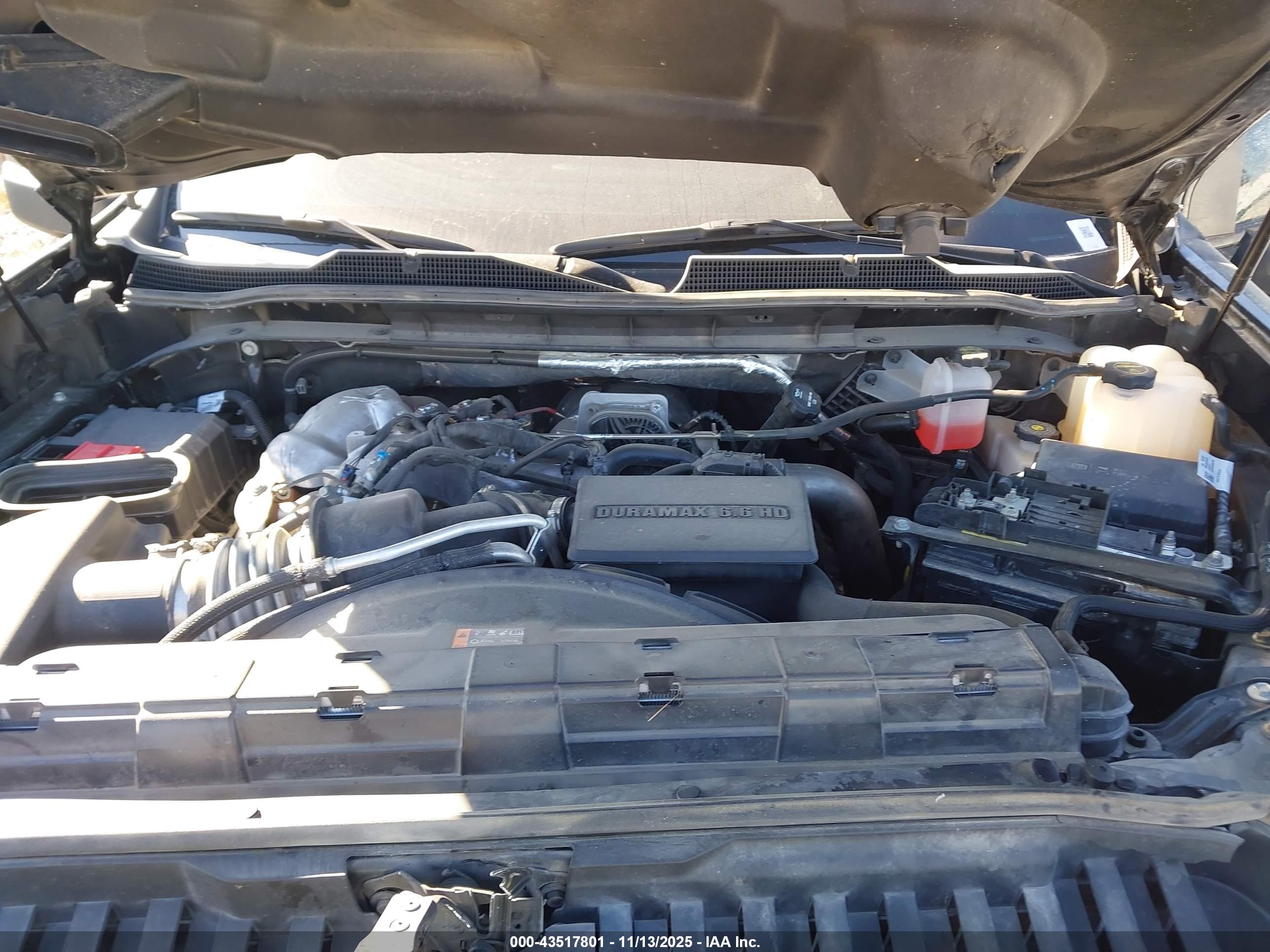 CHEVROLET SILVERADO image 10