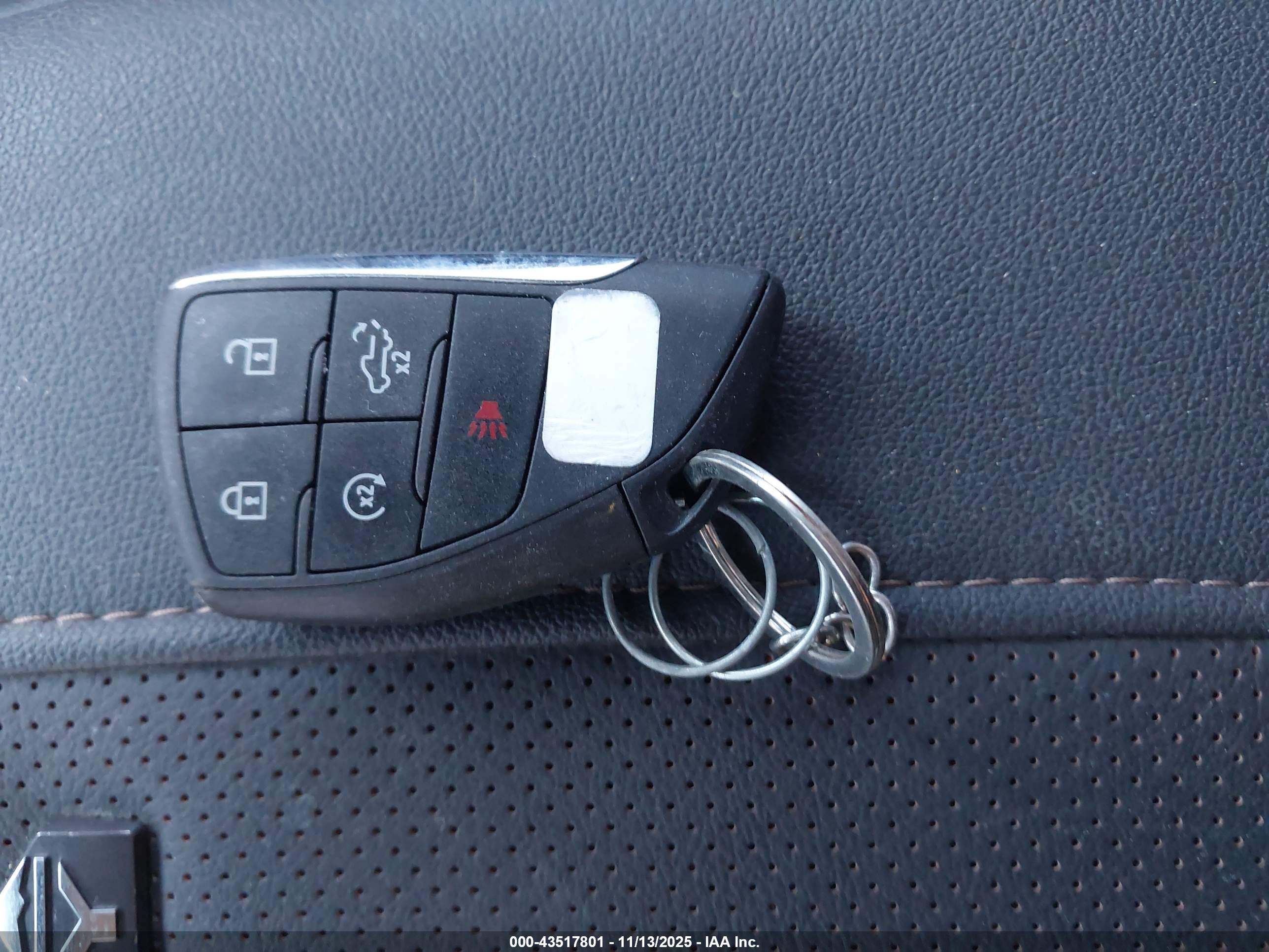 CHEVROLET SILVERADO image 11