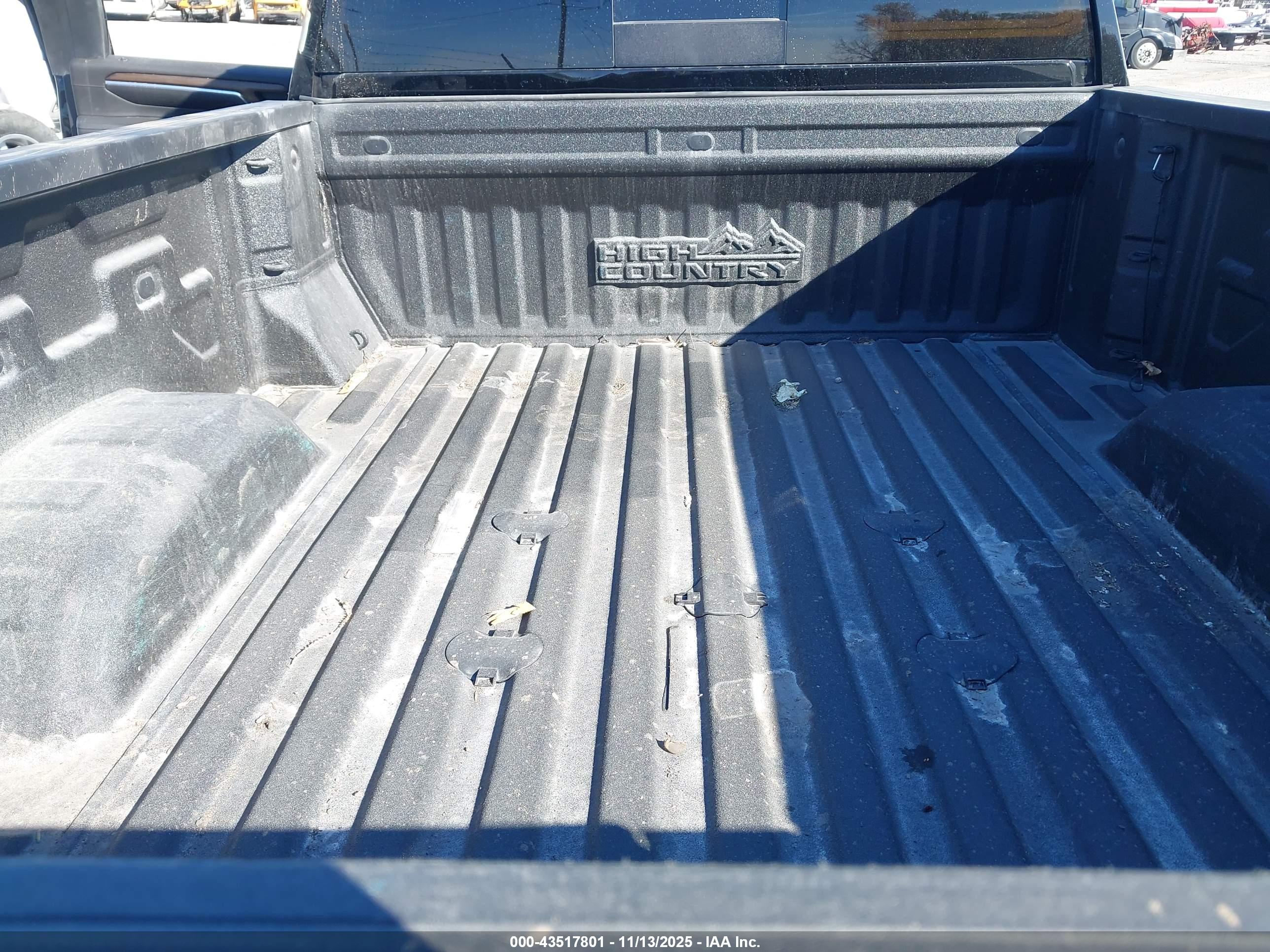 CHEVROLET SILVERADO image 7