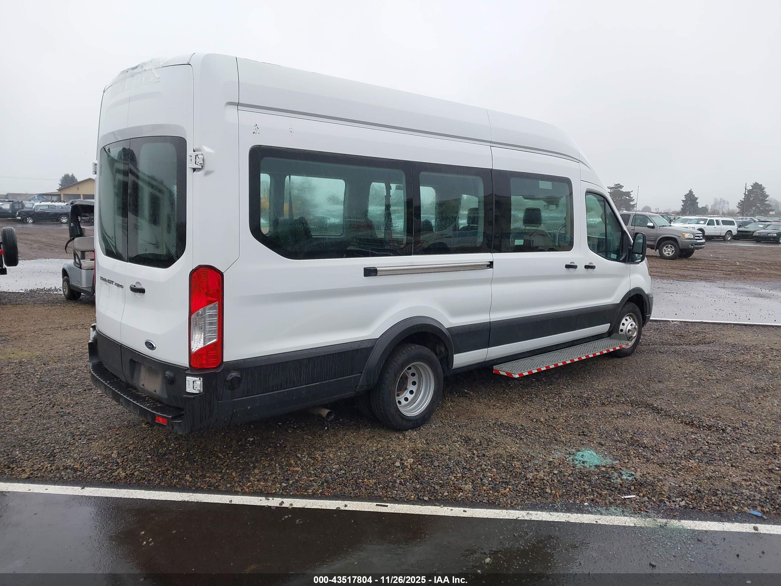 FORD TRANSIT-350 image 4