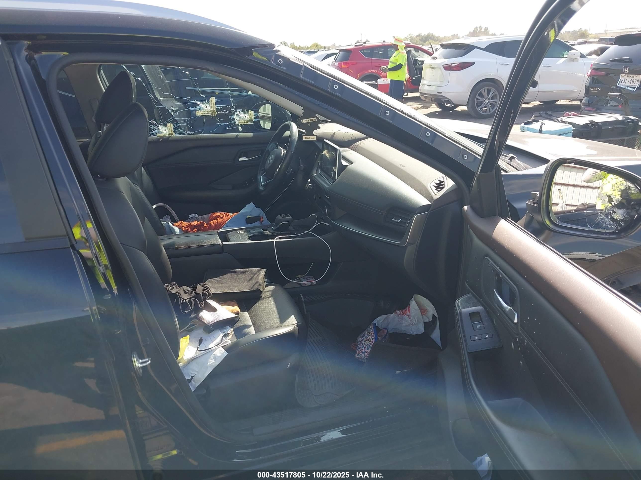 NISSAN ROGUE image 5