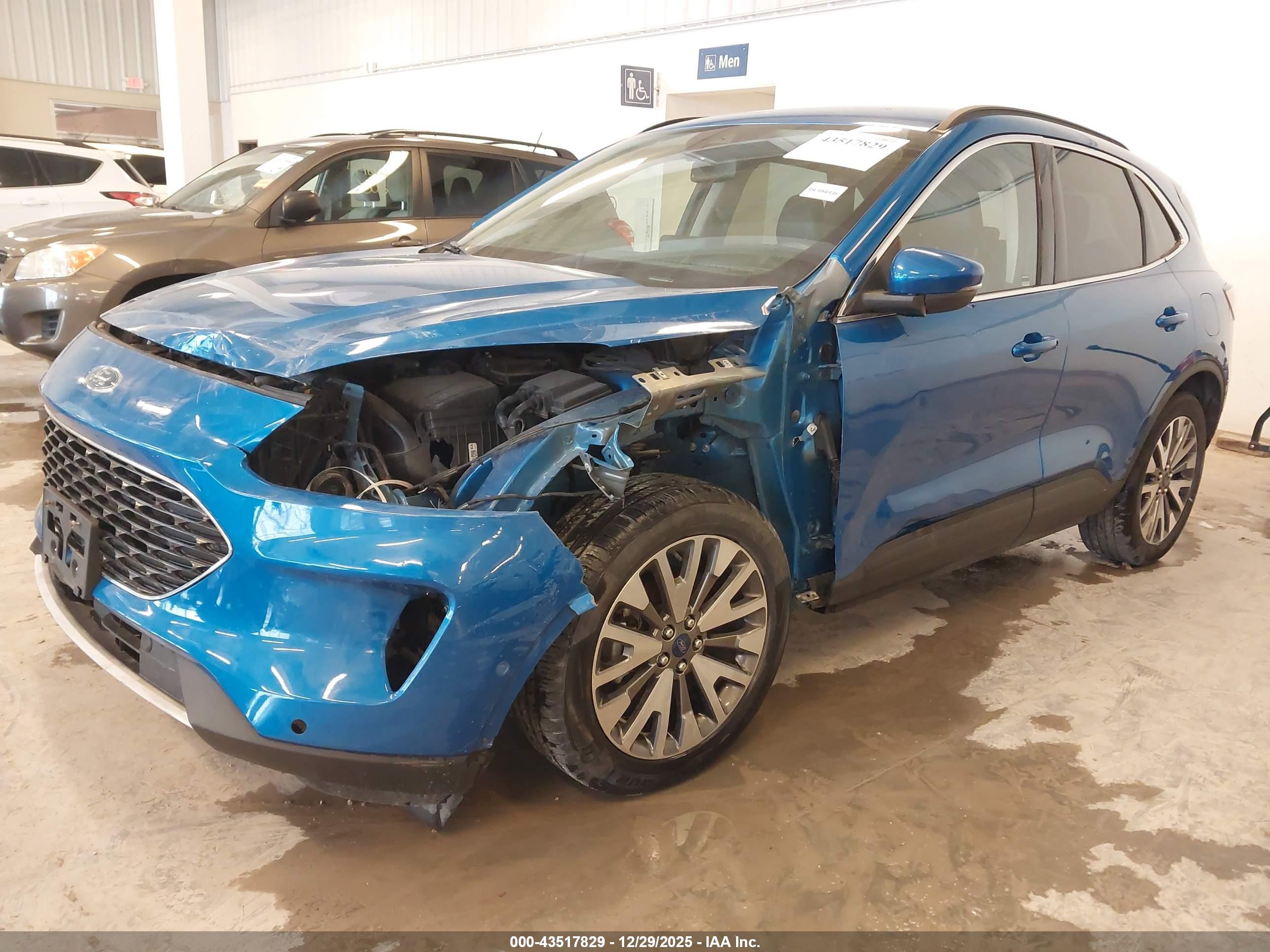 FORD ESCAPE image 2