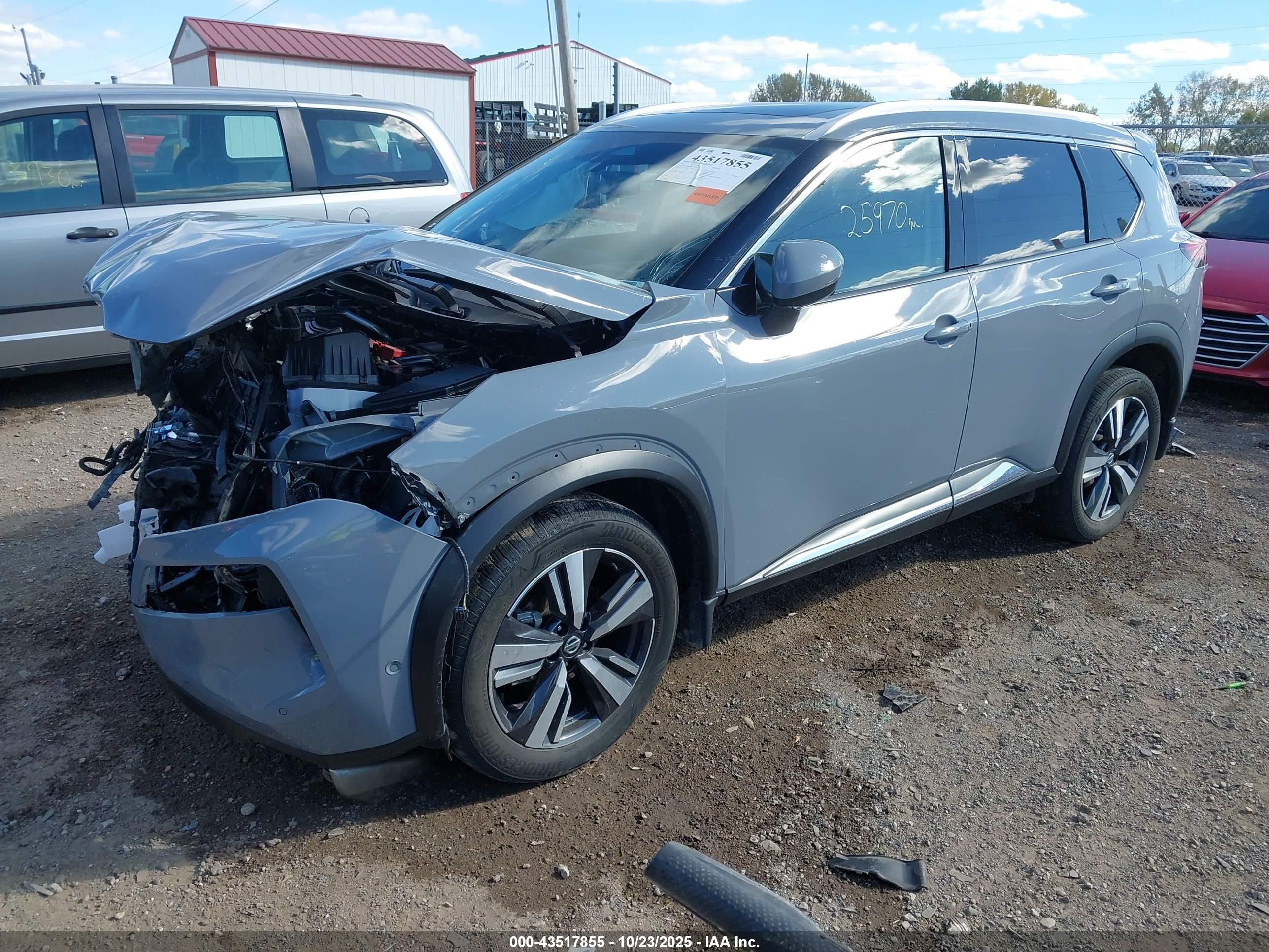 NISSAN ROGUE image 2