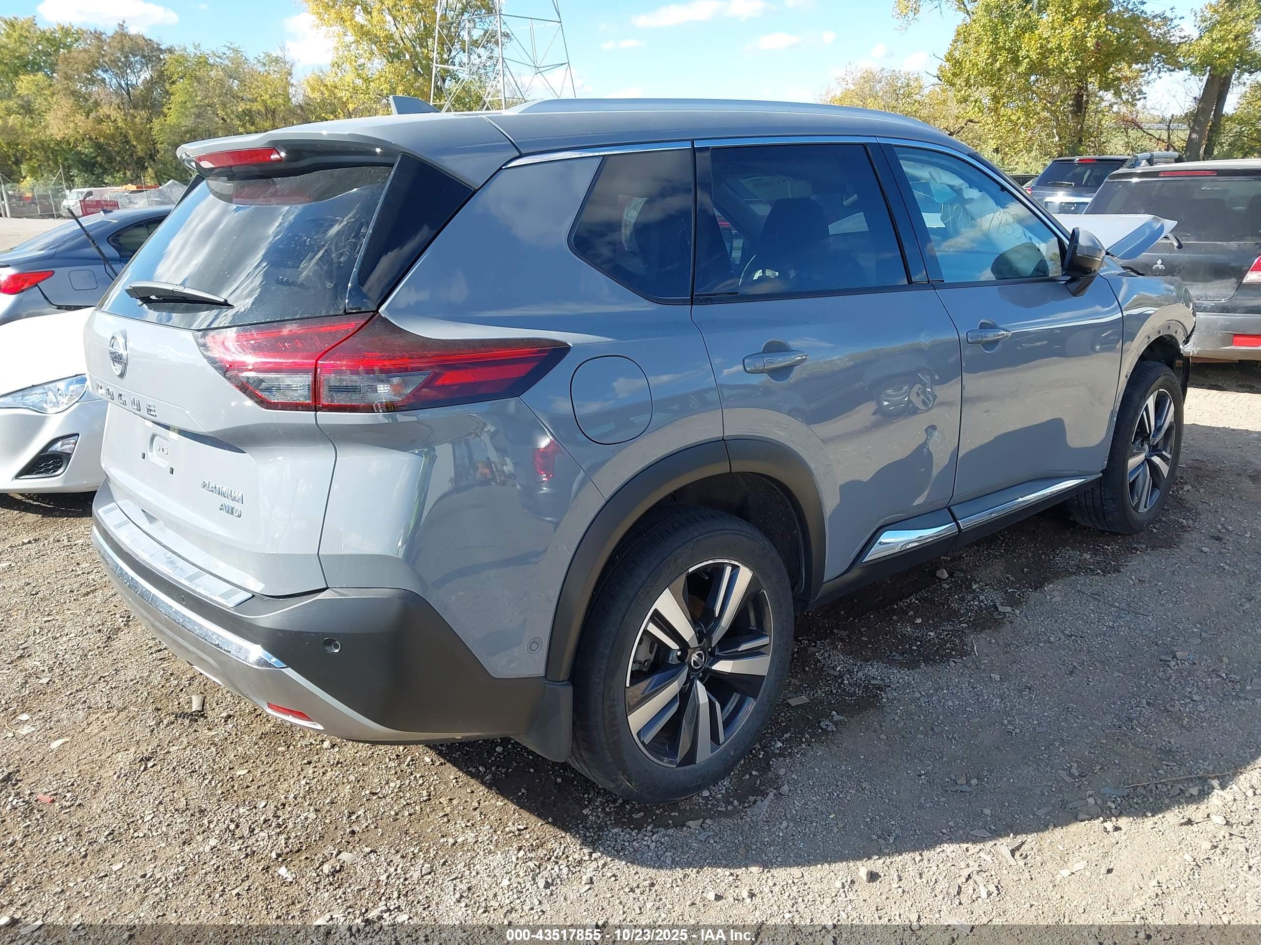 NISSAN ROGUE image 4