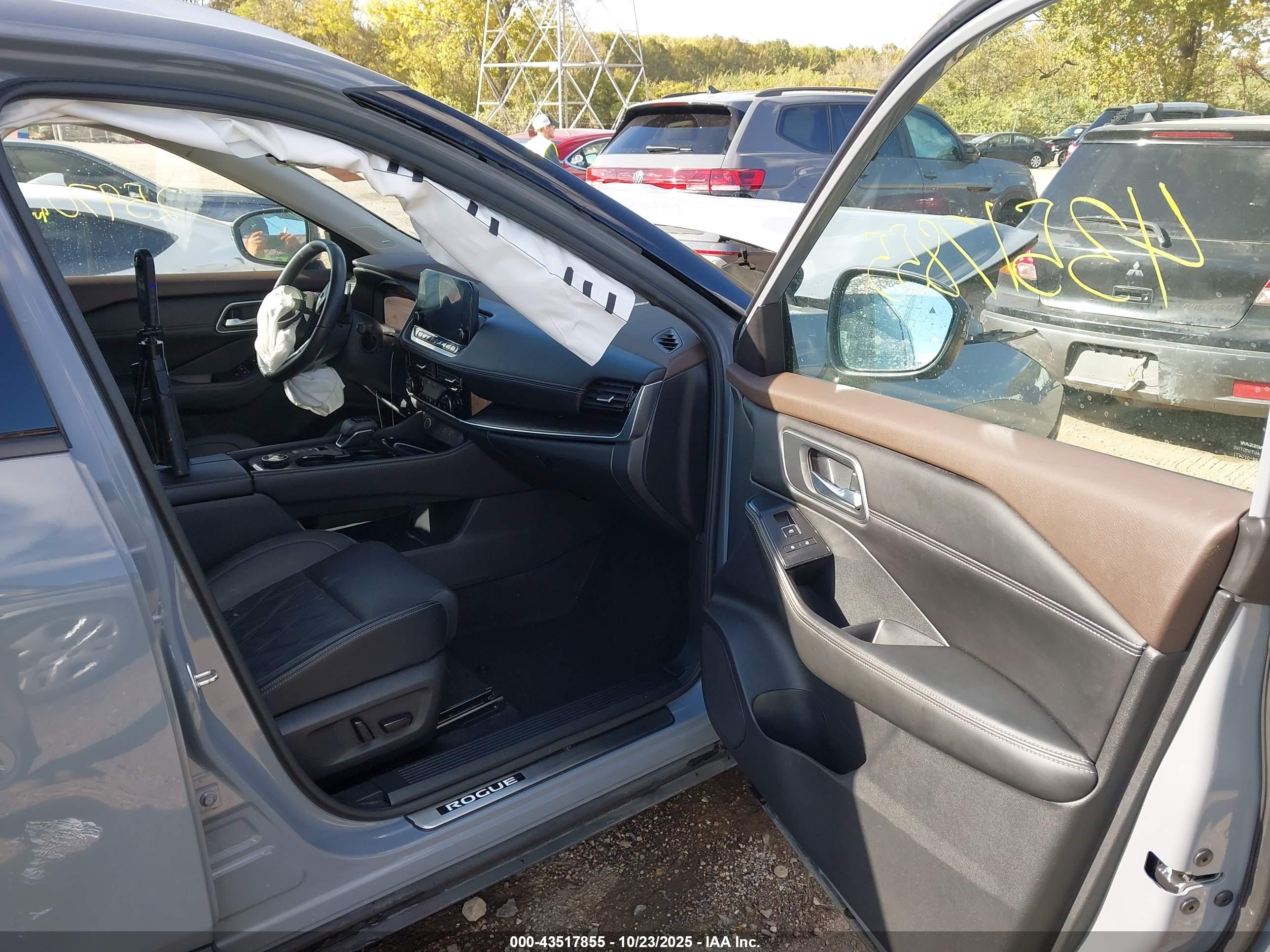 NISSAN ROGUE image 5
