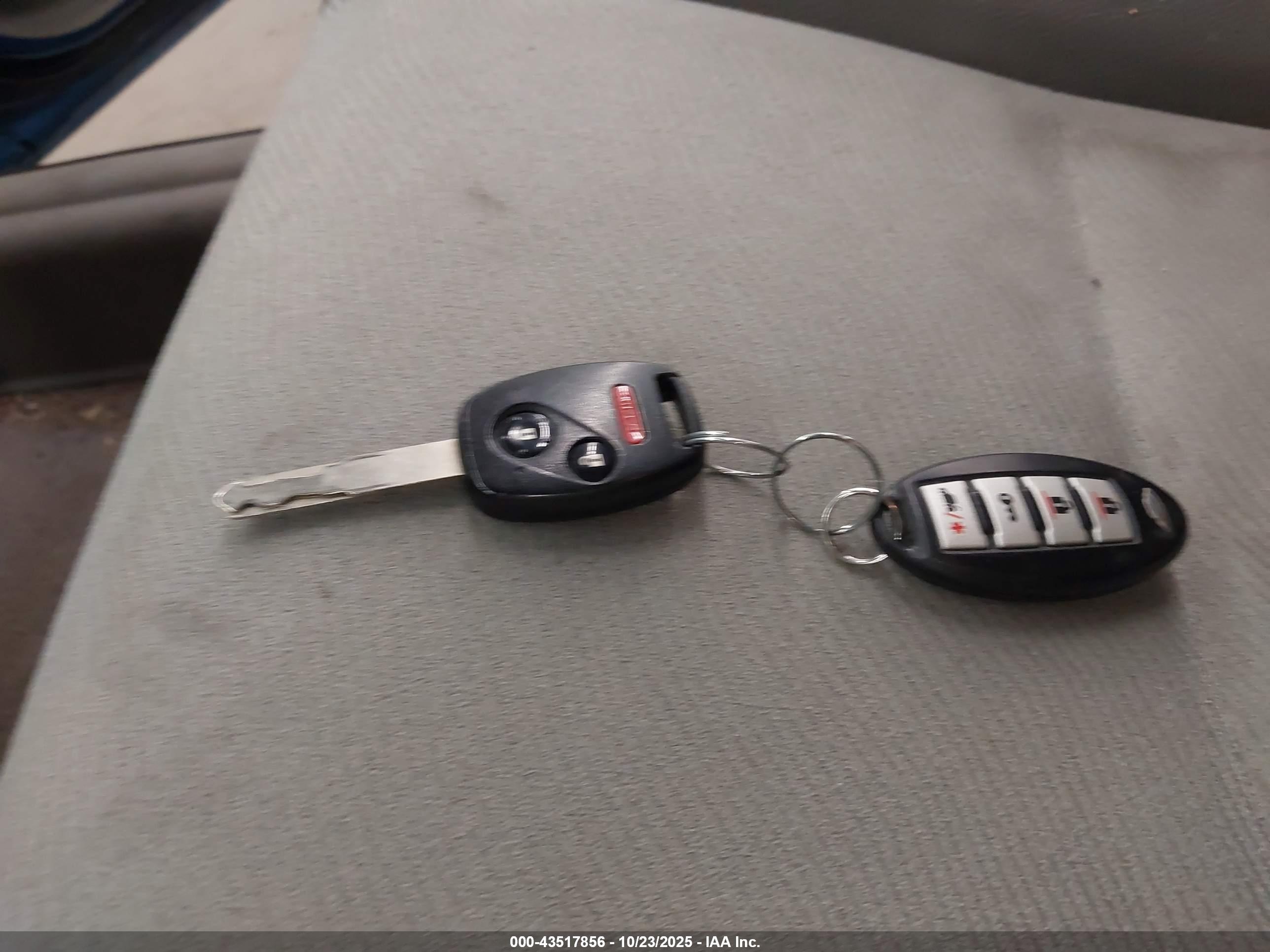 HONDA INSIGHT image 11