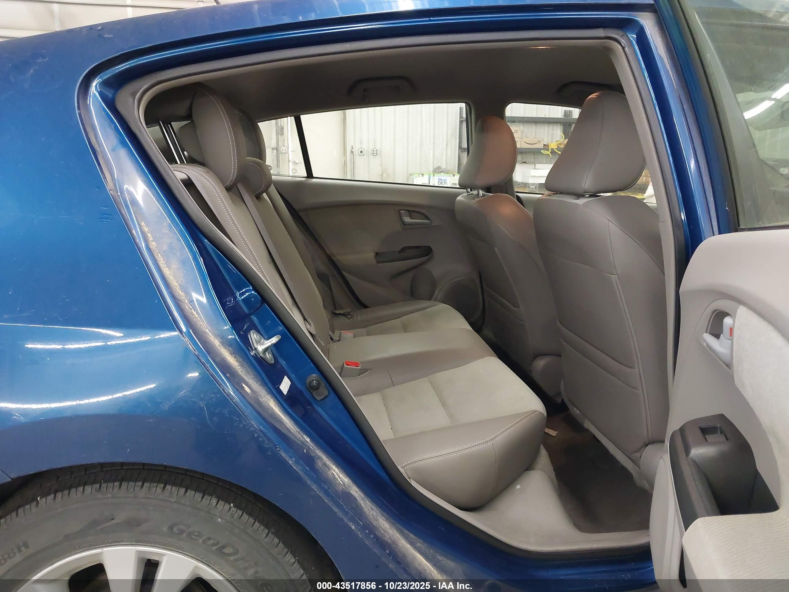 HONDA INSIGHT image 8