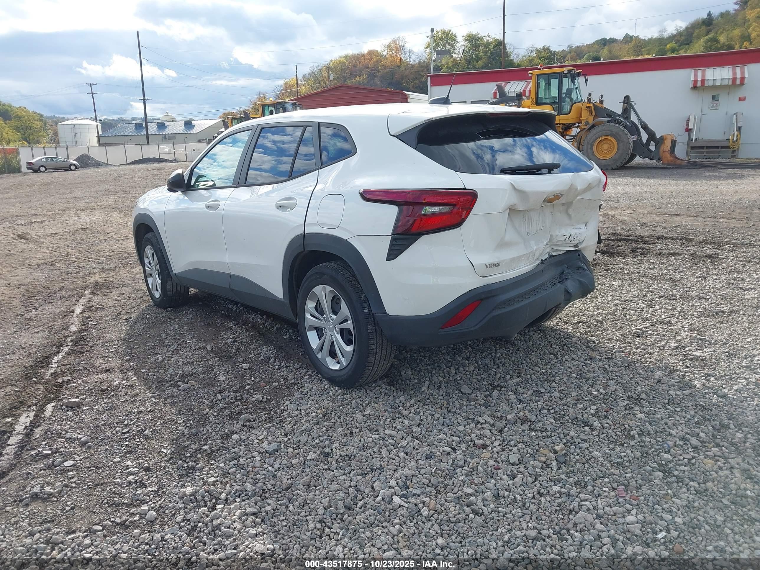 CHEVROLET TRAX image 3