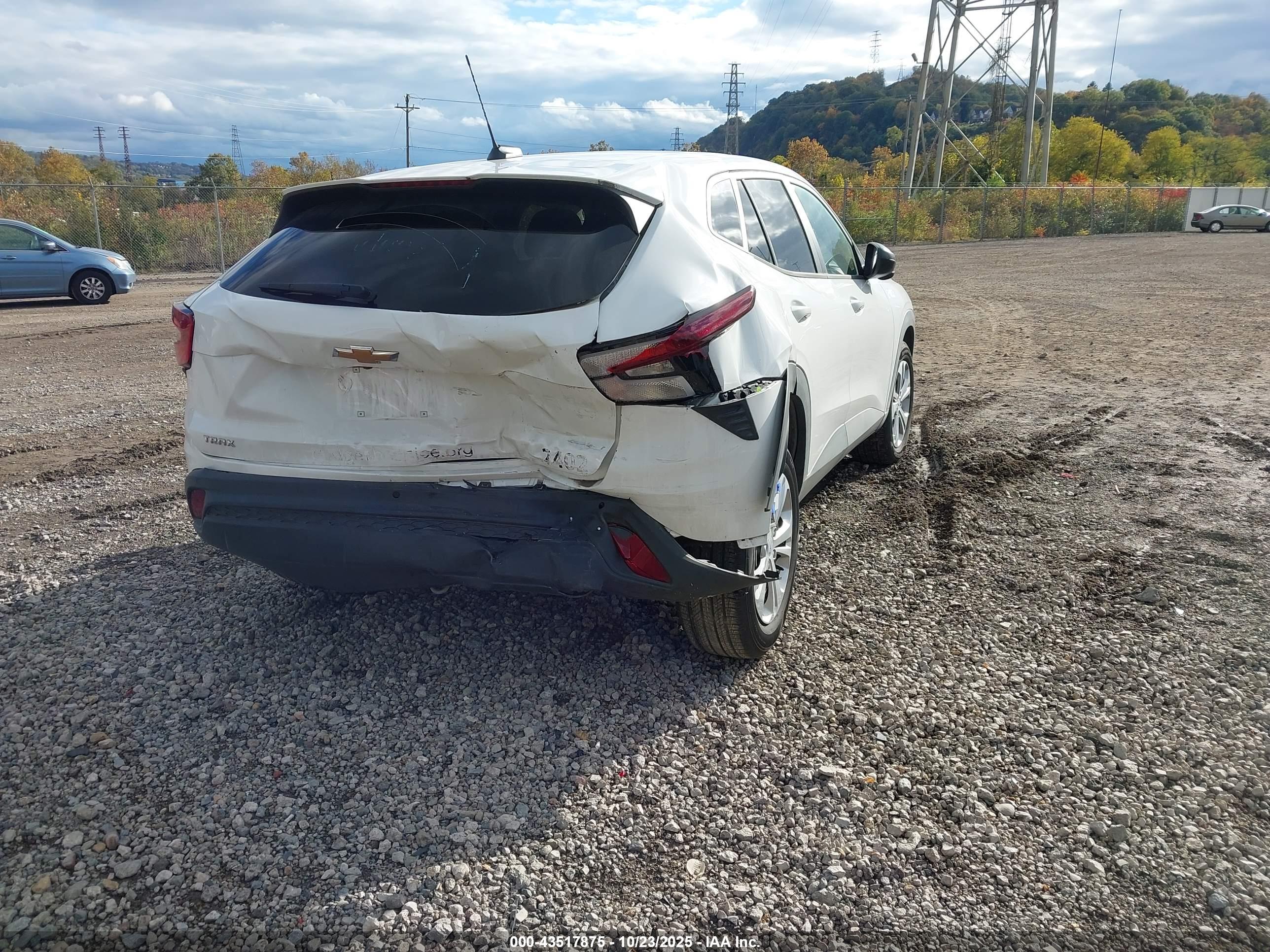 CHEVROLET TRAX image 4