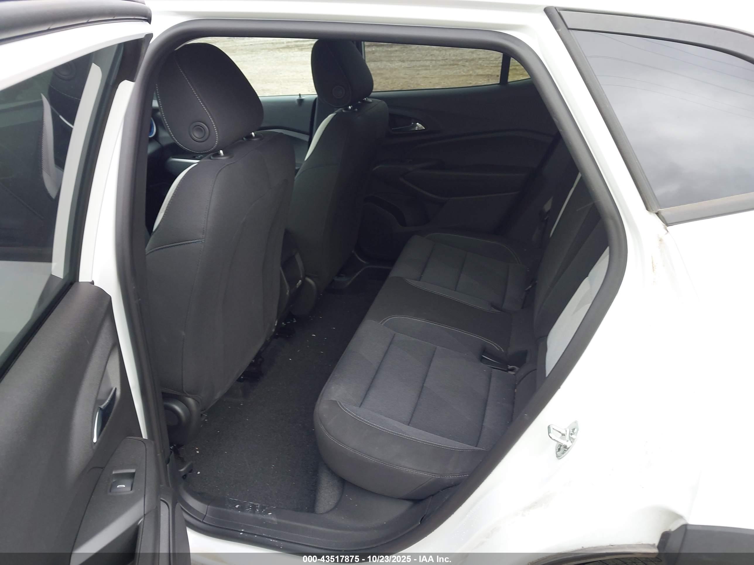 CHEVROLET TRAX image 8