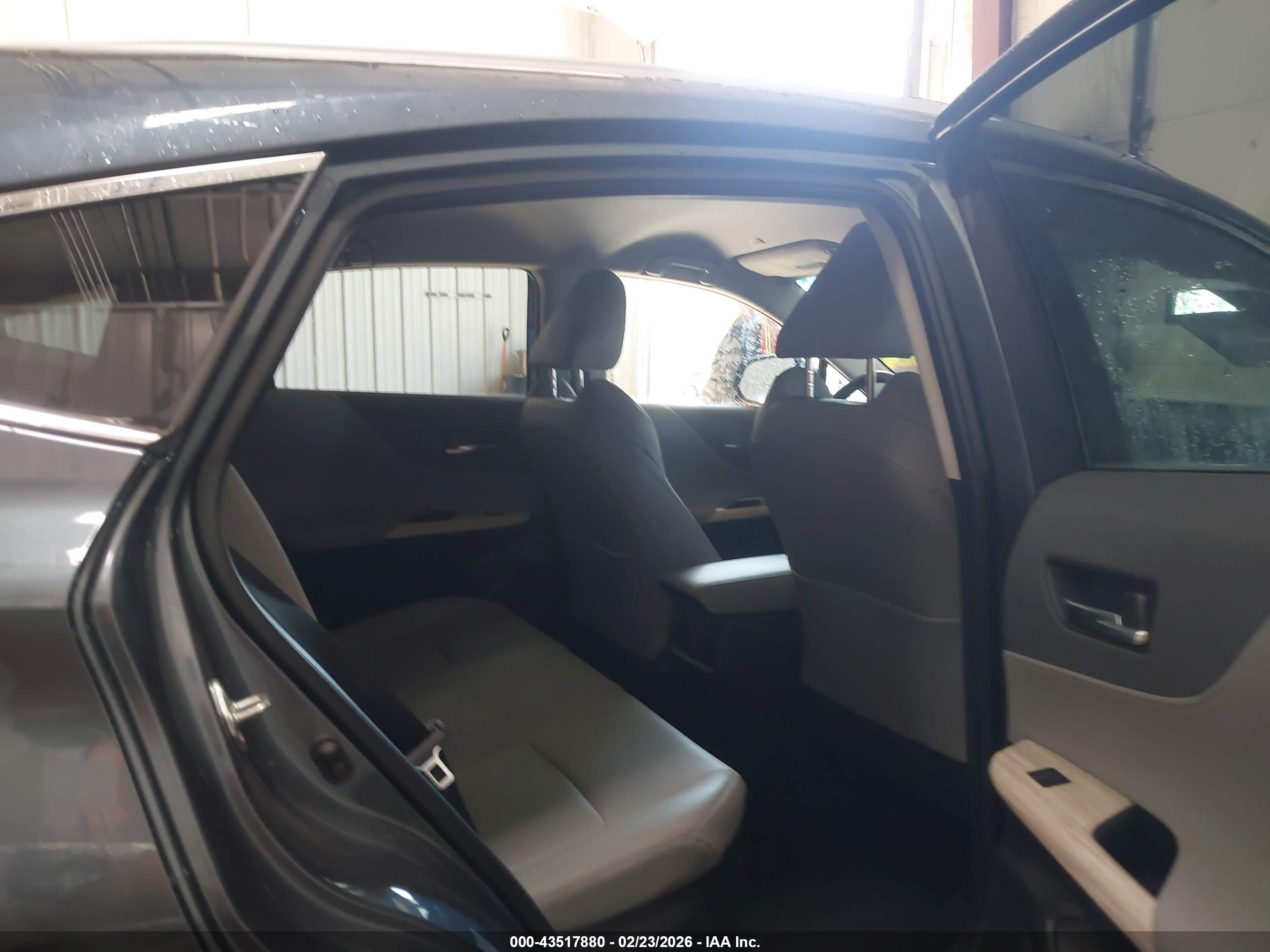 TOYOTA VENZA image 8