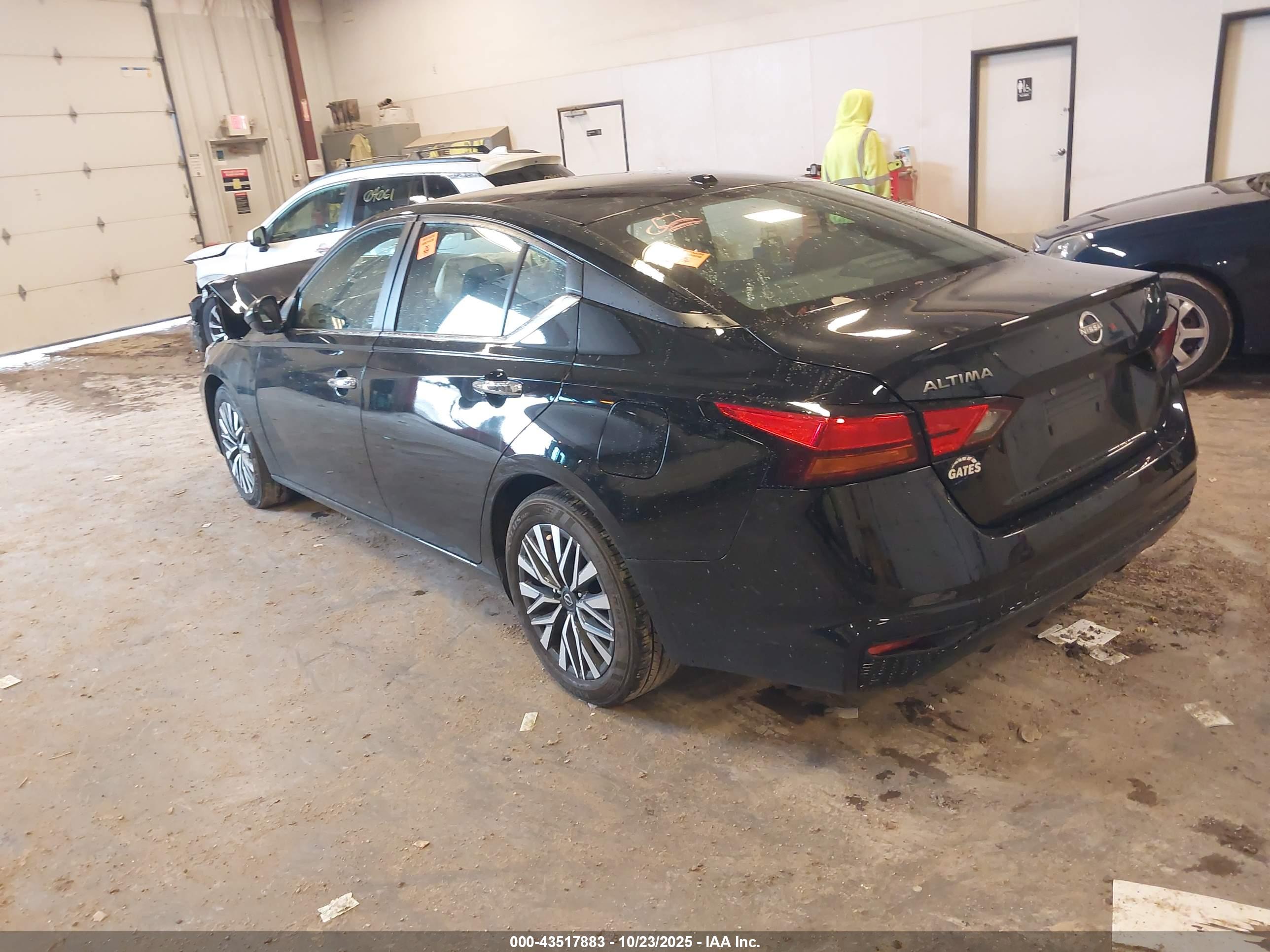 NISSAN ALTIMA image 3