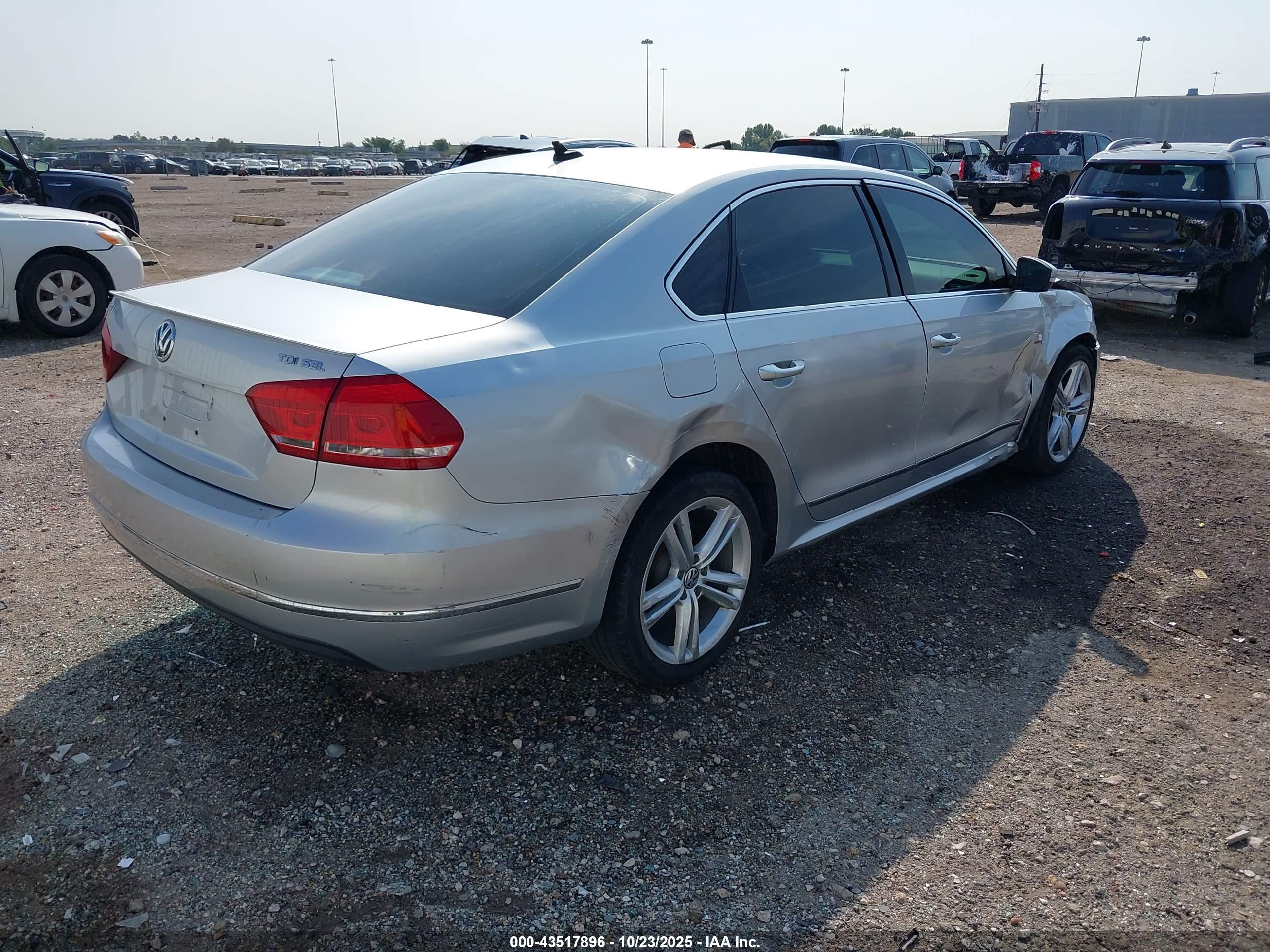 VOLKSWAGEN PASSAT image 4