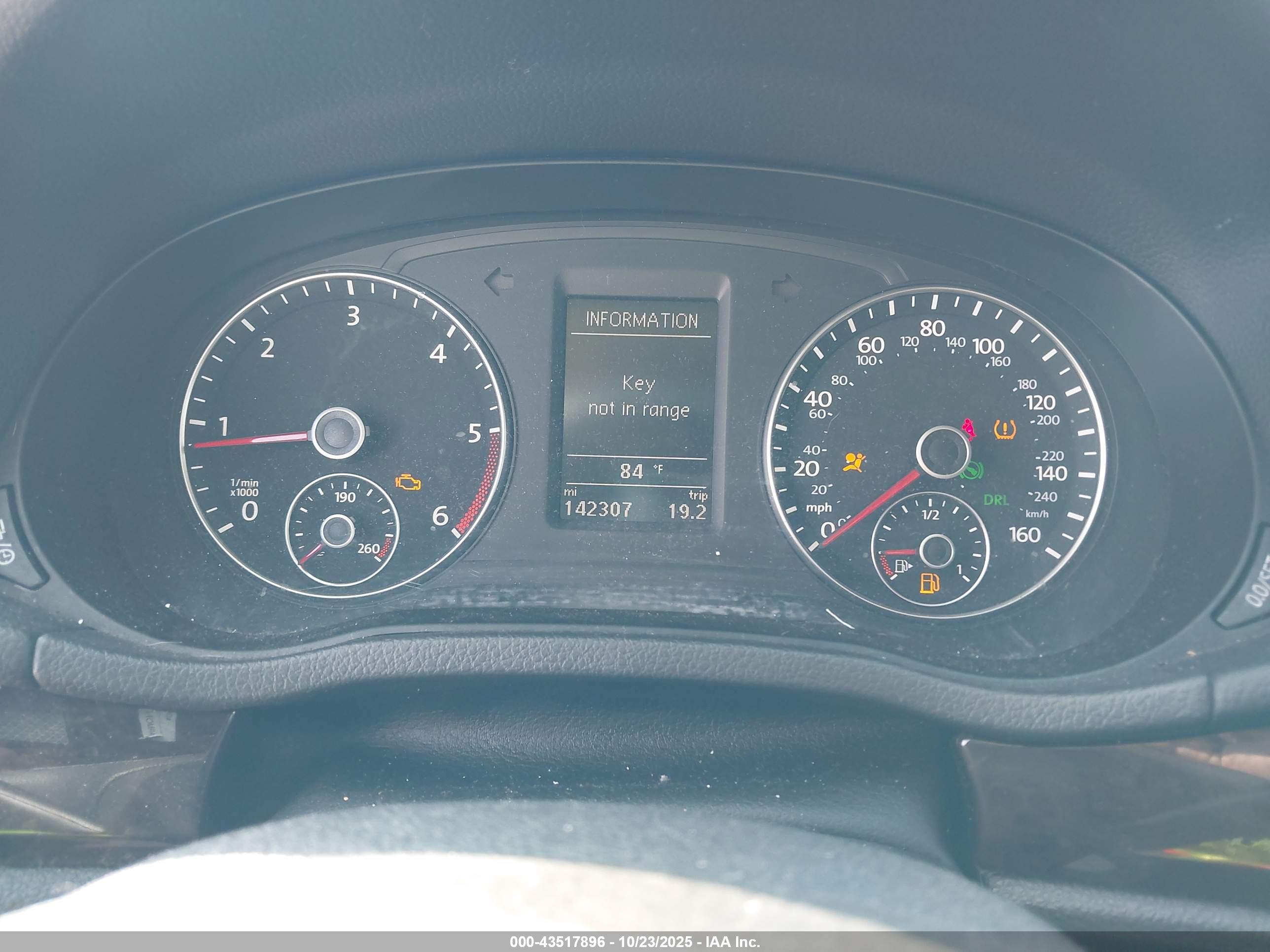 VOLKSWAGEN PASSAT image 7