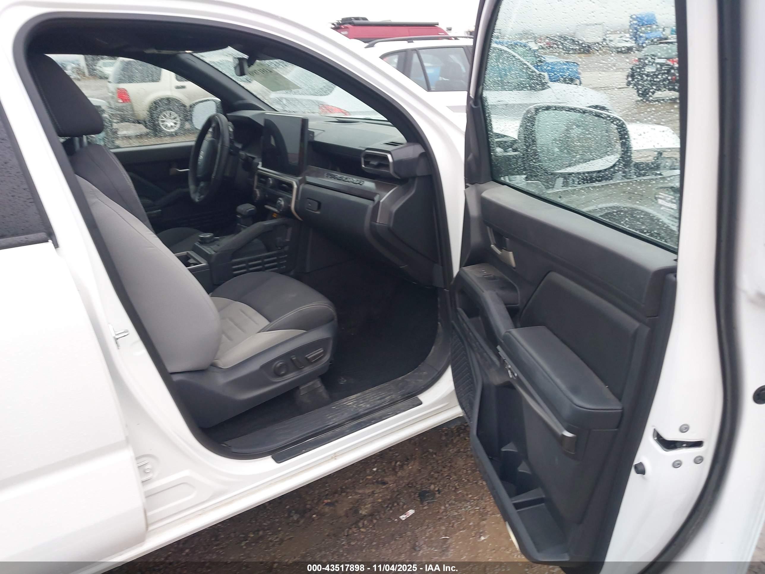 TOYOTA TACOMA image 5