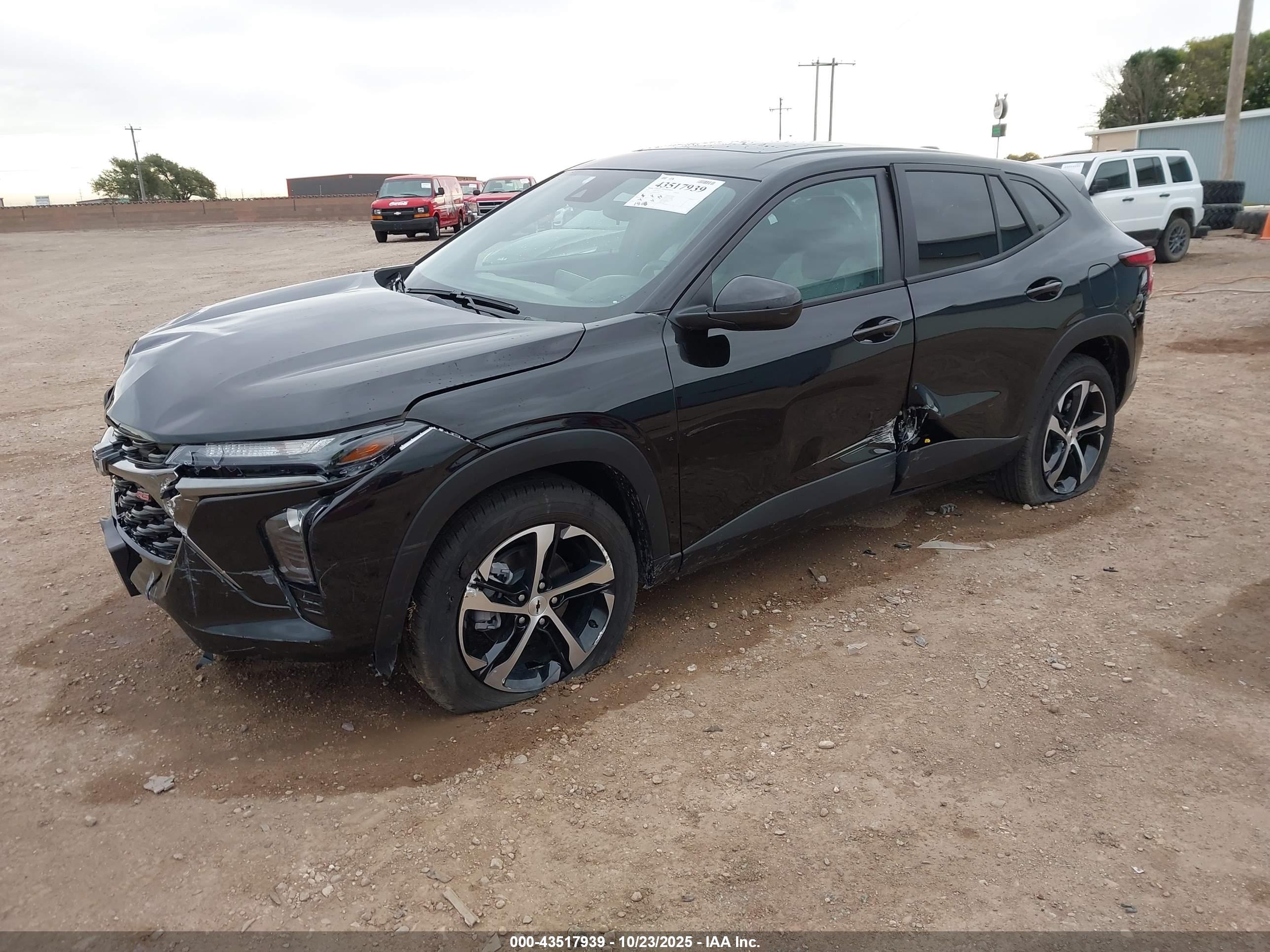 CHEVROLET TRAX image 2
