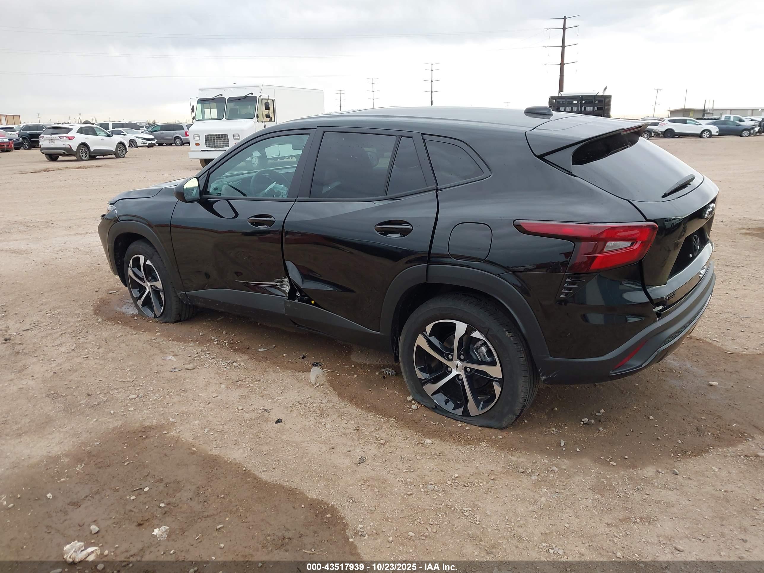 CHEVROLET TRAX image 3