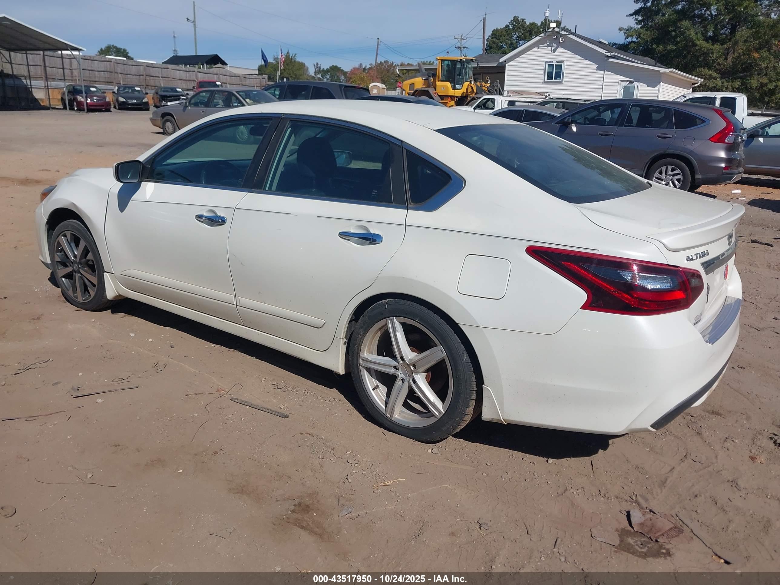 NISSAN ALTIMA image 3