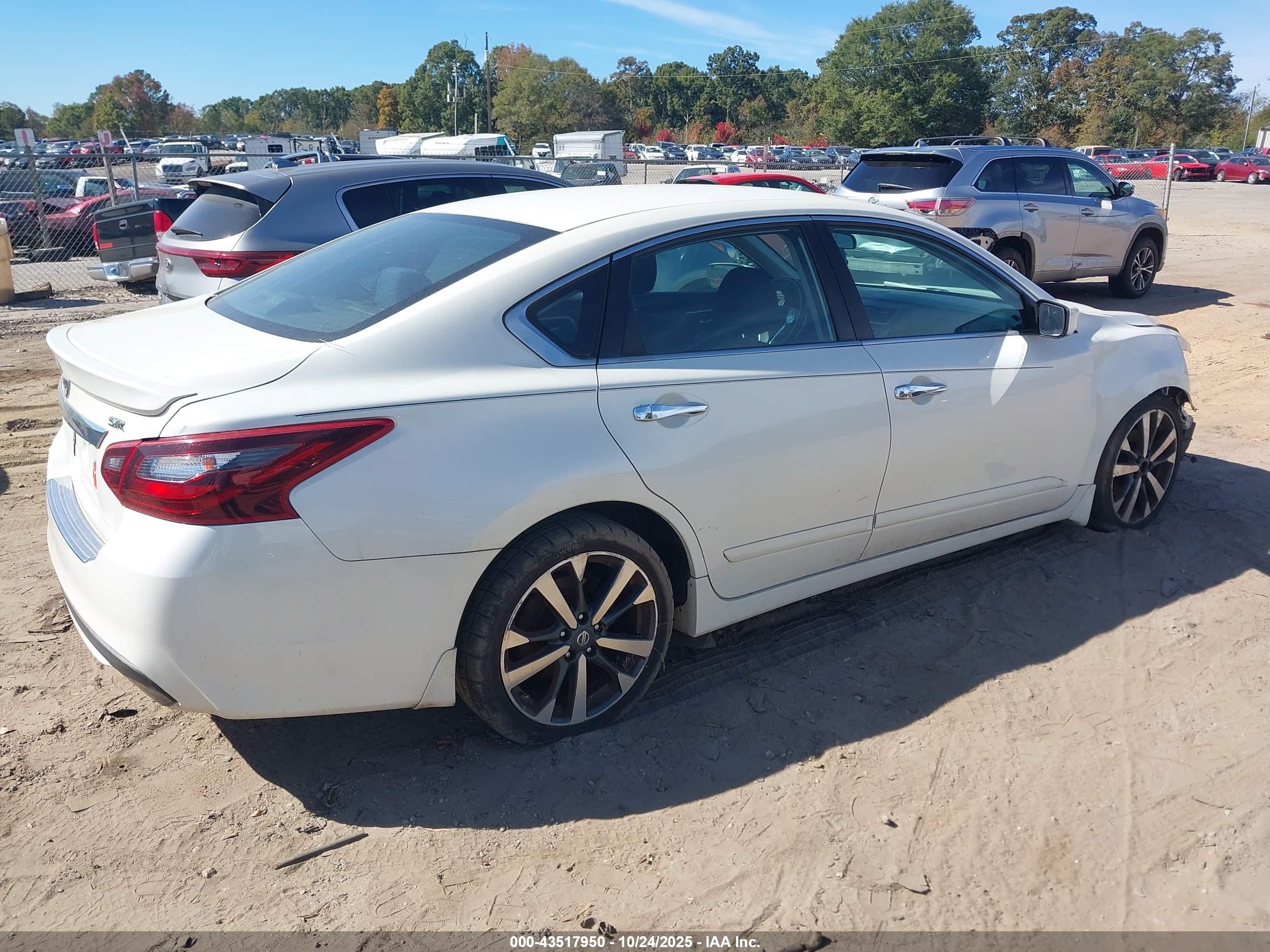 NISSAN ALTIMA image 4