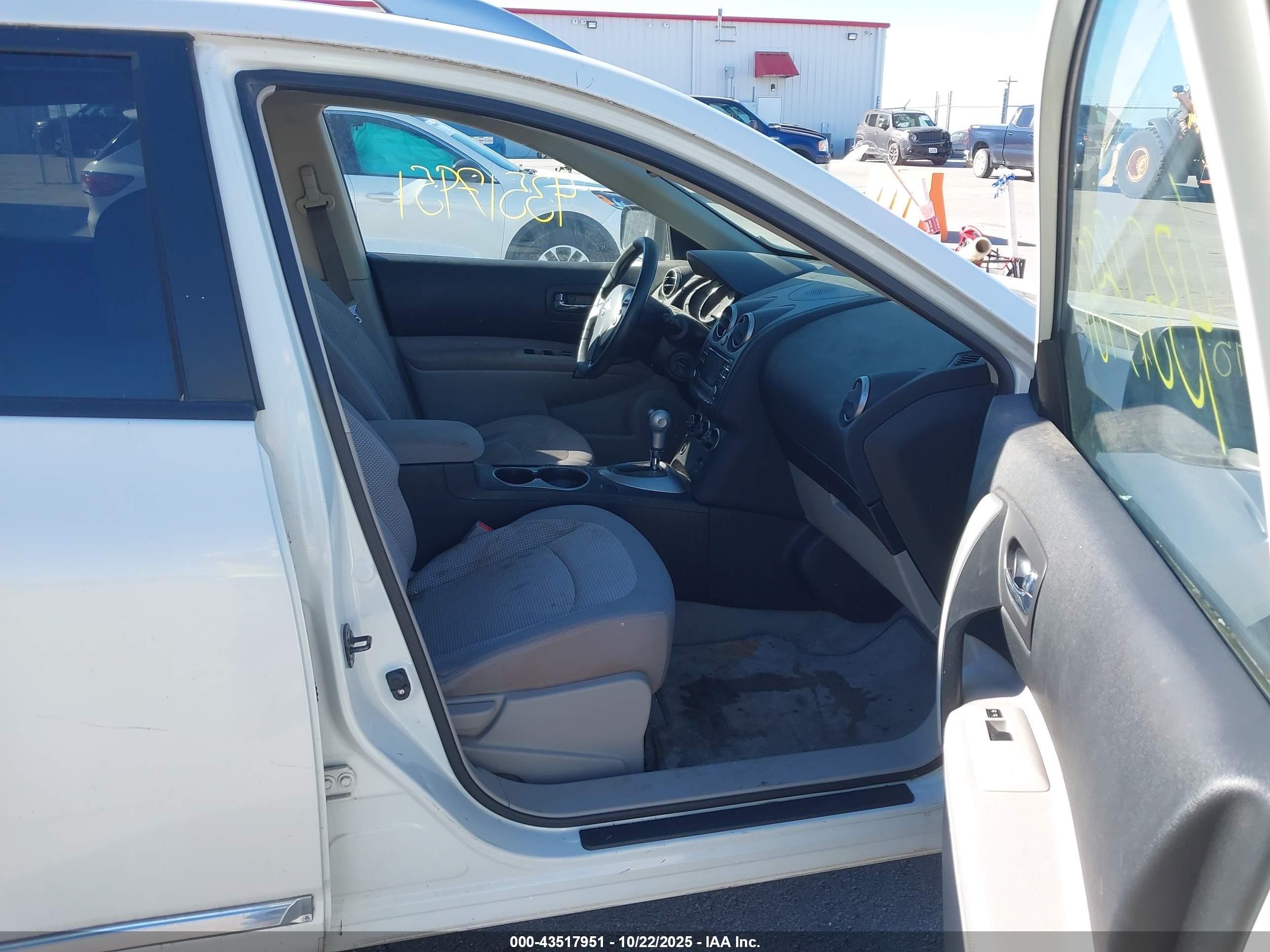 NISSAN ROGUE image 5