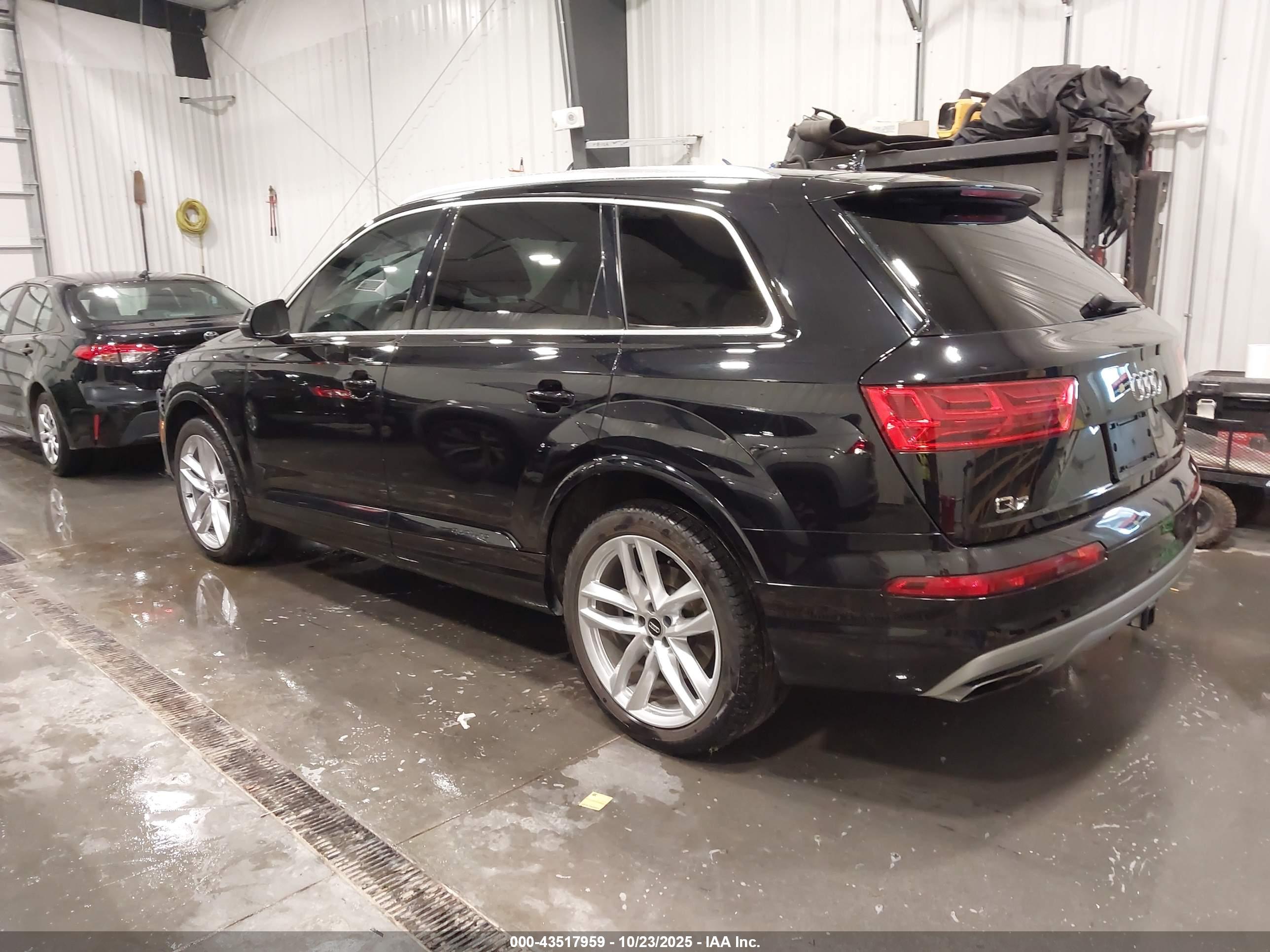 AUDI Q7 image 3
