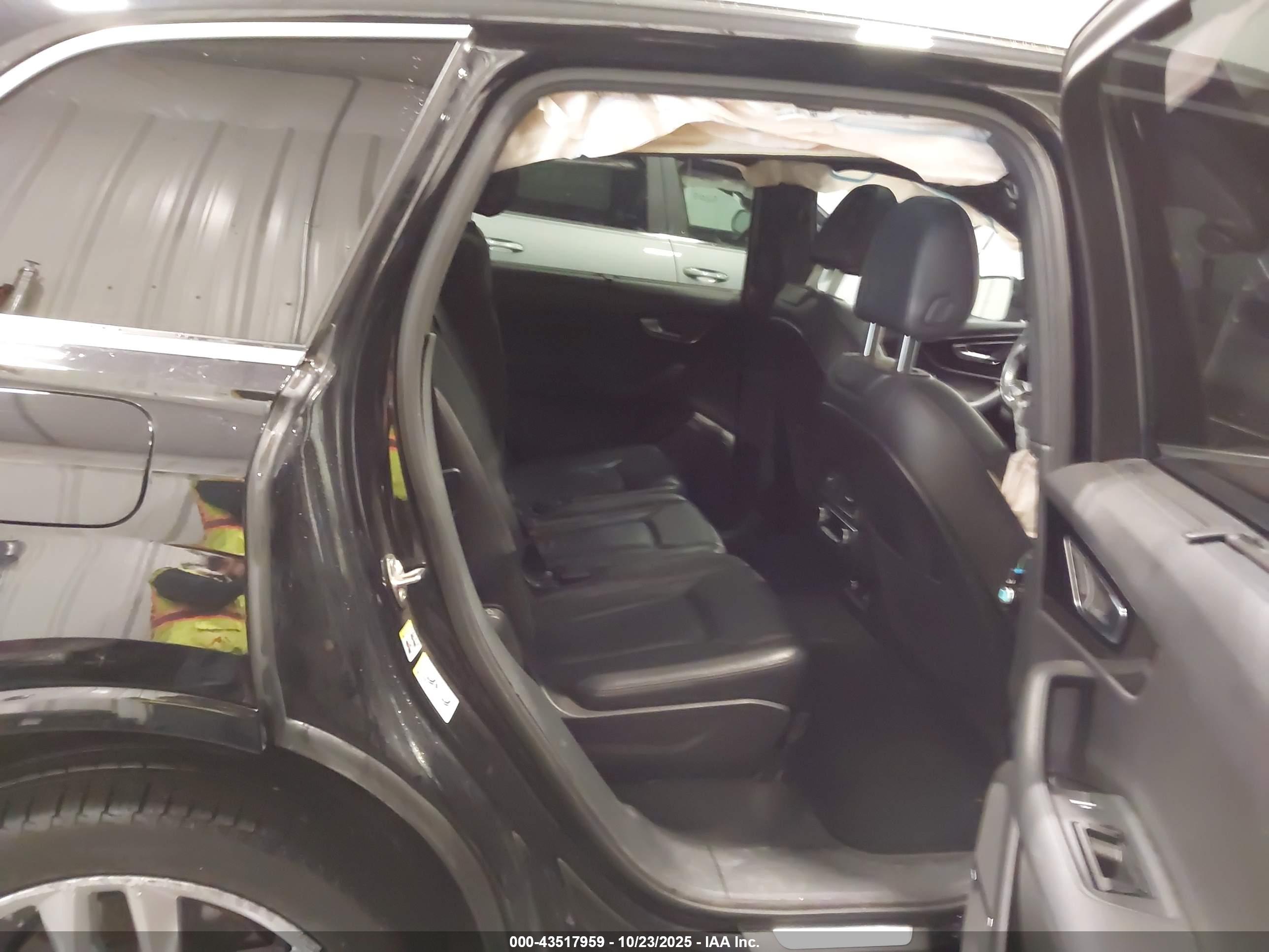 AUDI Q7 image 8