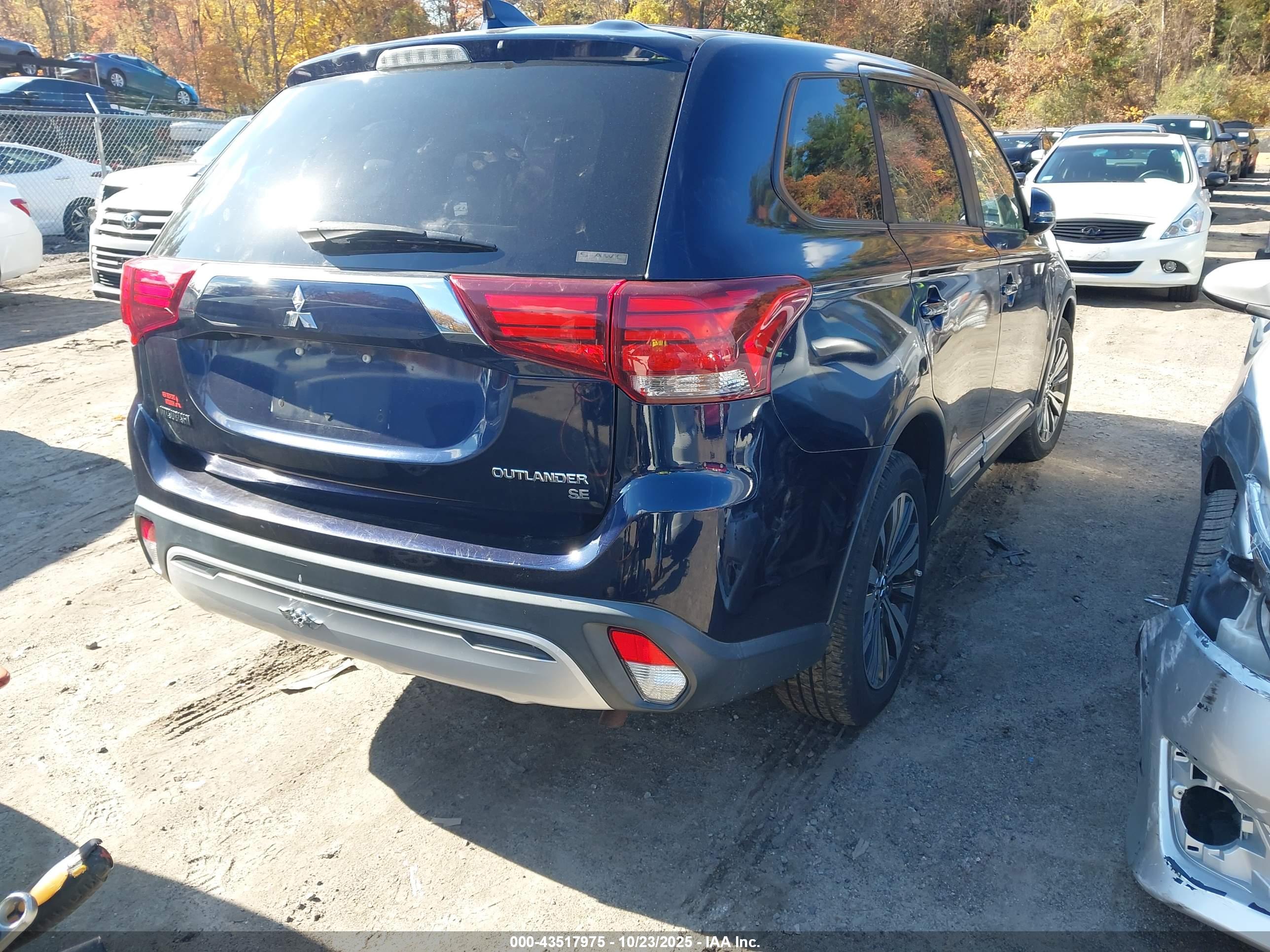MITSUBISHI OUTLANDER image 4