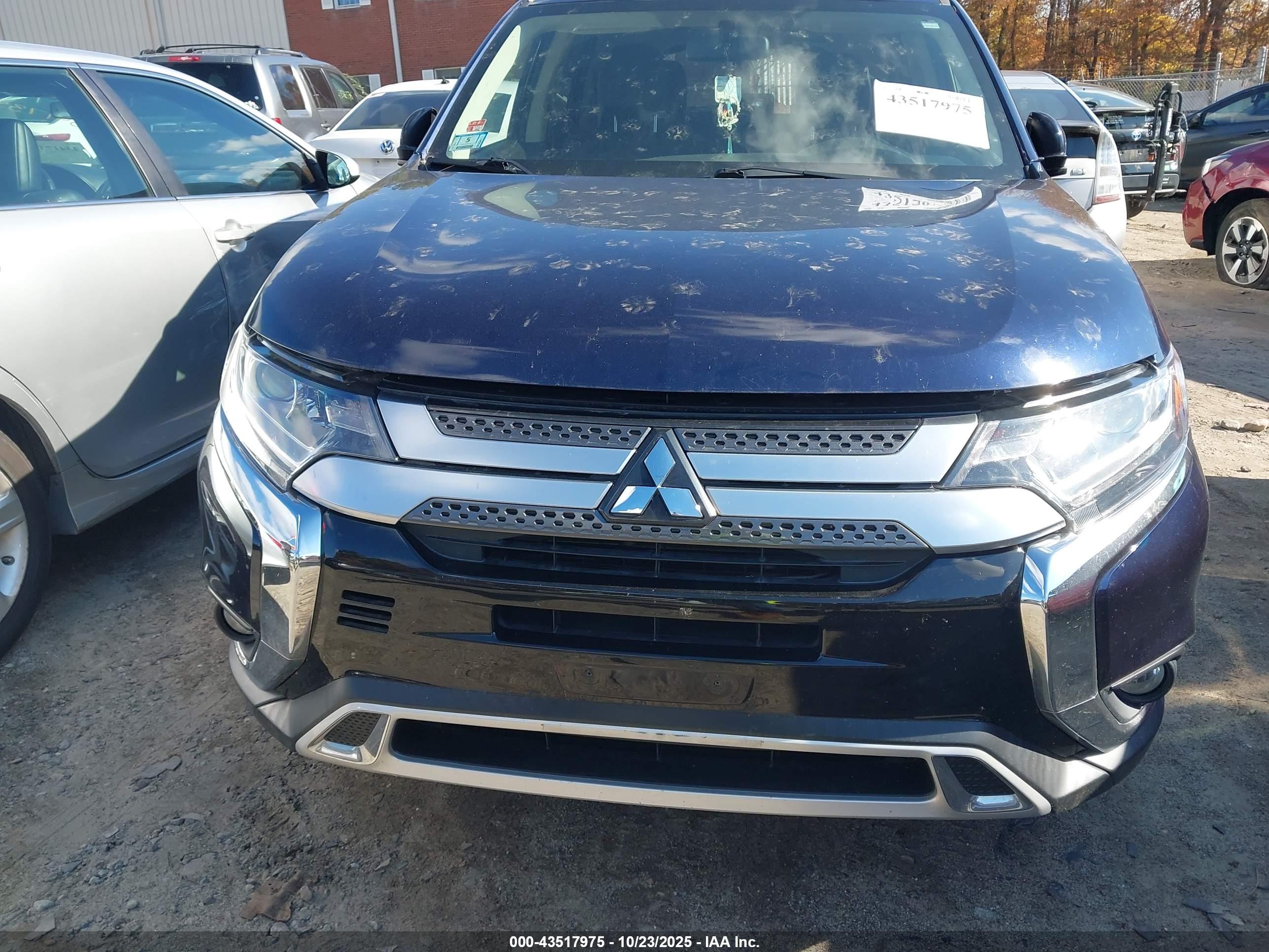 MITSUBISHI OUTLANDER image 6