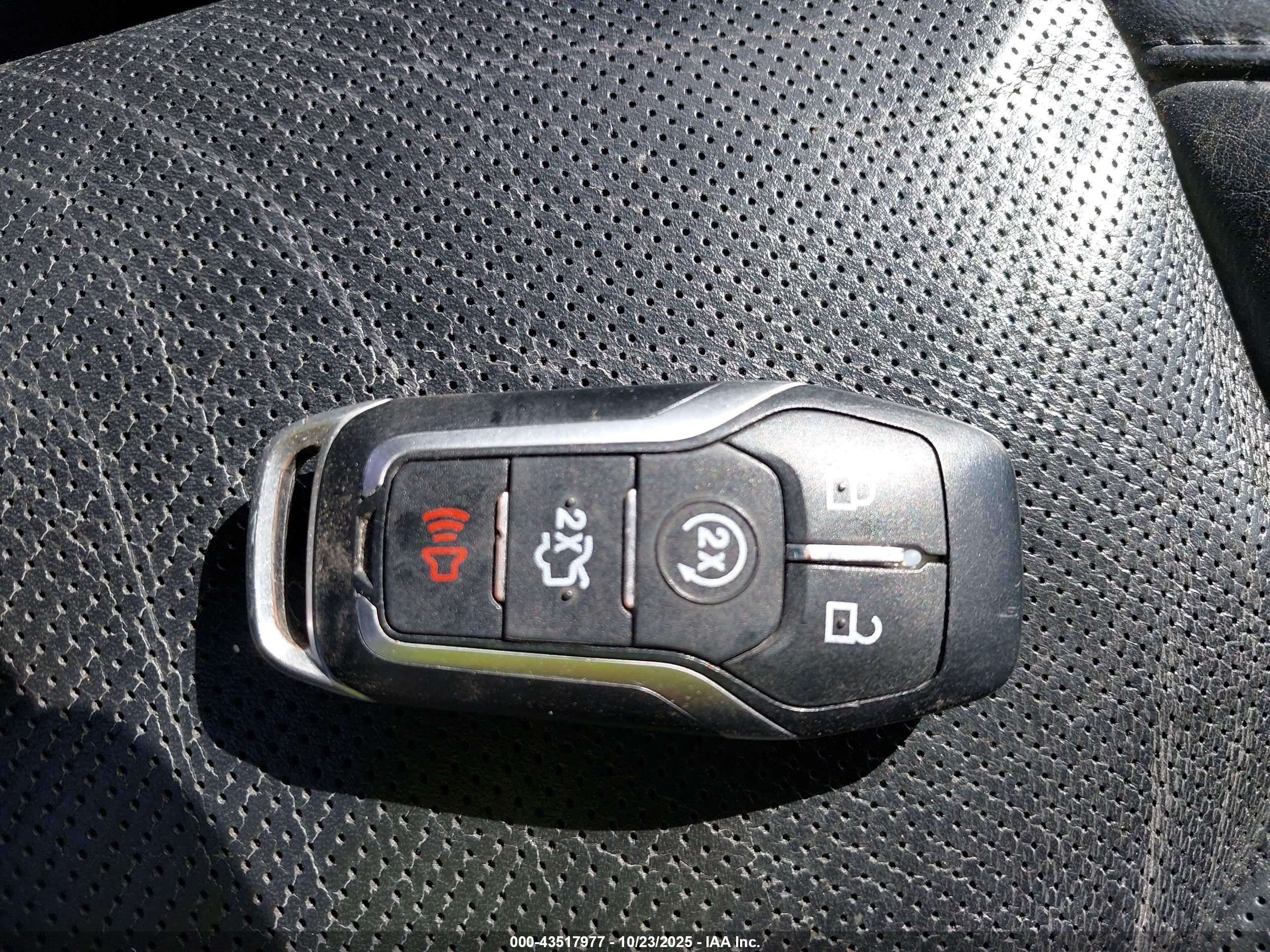 LINCOLN MKC image 11