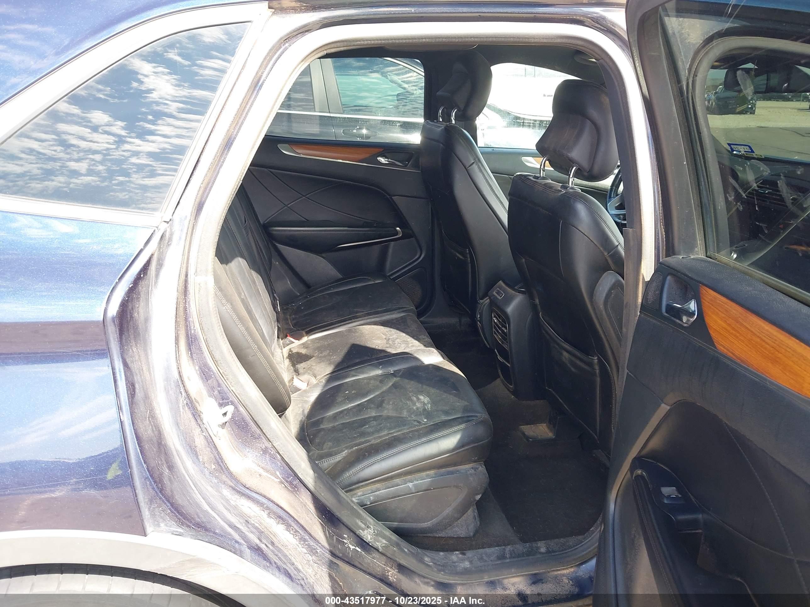 LINCOLN MKC image 8