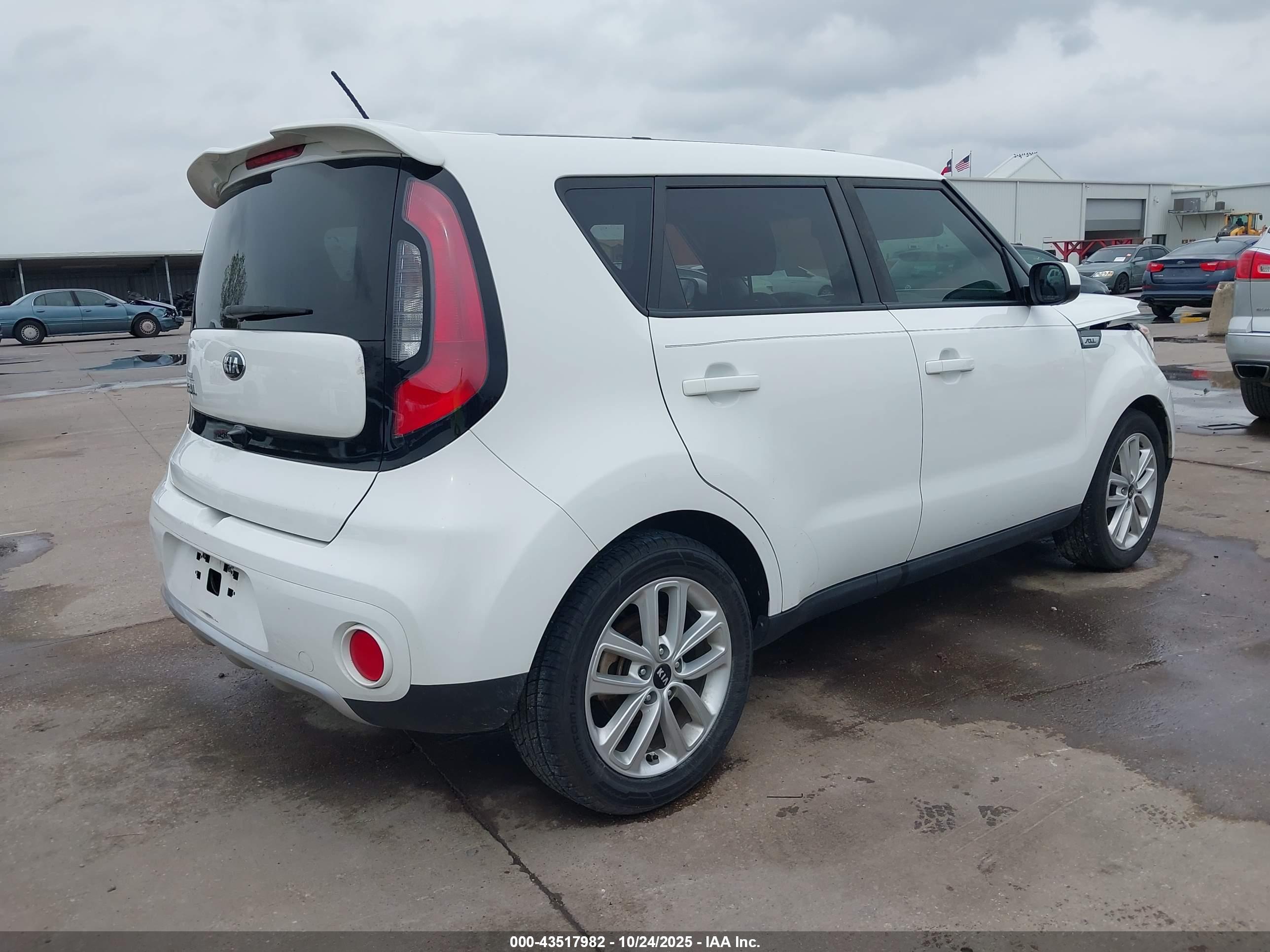 KIA SOUL image 4