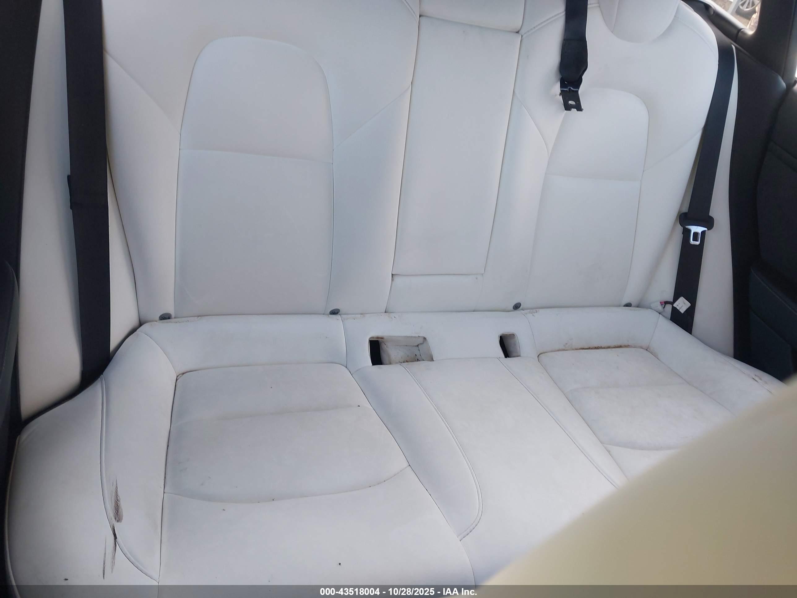 TESLA MODEL image 8