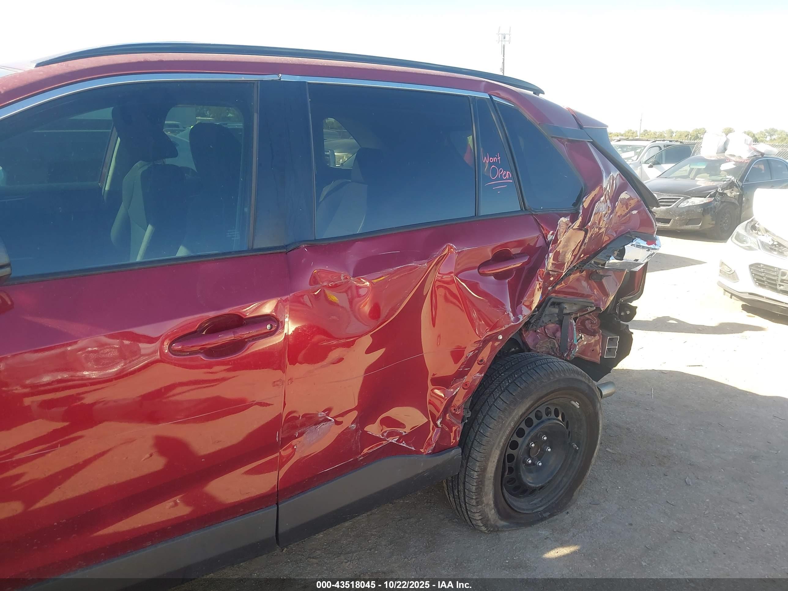TOYOTA RAV4 image 6